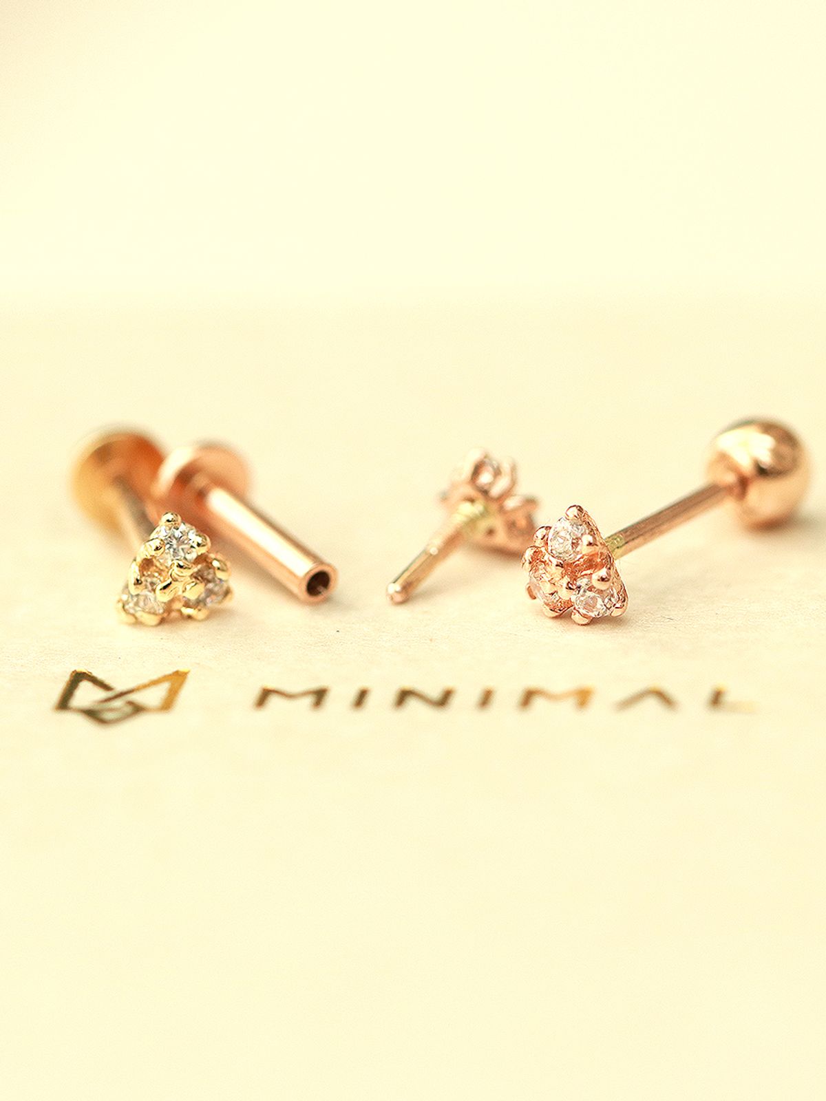 미니멀피어싱(MINIMALPIERCING) 14K 인터널 미니미 삼각 큐빅 피어싱 귀걸이