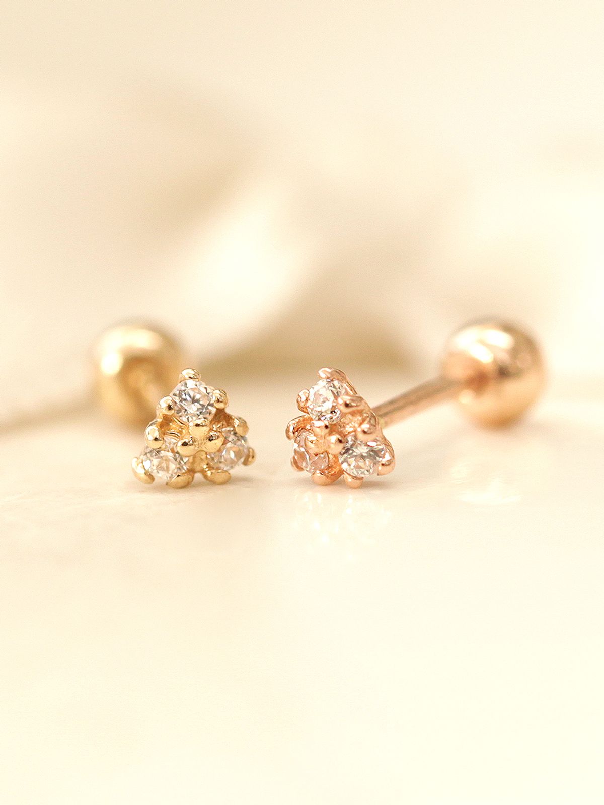 미니멀피어싱(MINIMALPIERCING) 14K 인터널 미니미 삼각 큐빅 피어싱 귀걸이