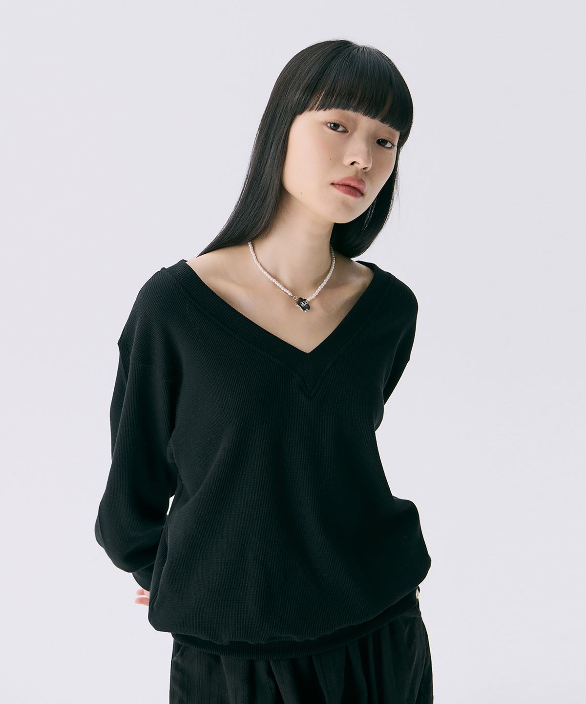 준준스페이스(JUNEJUNE SPACE) VOL12. V-neck Waffle T_Black(VOL12. 브이넥와플T_블랙)