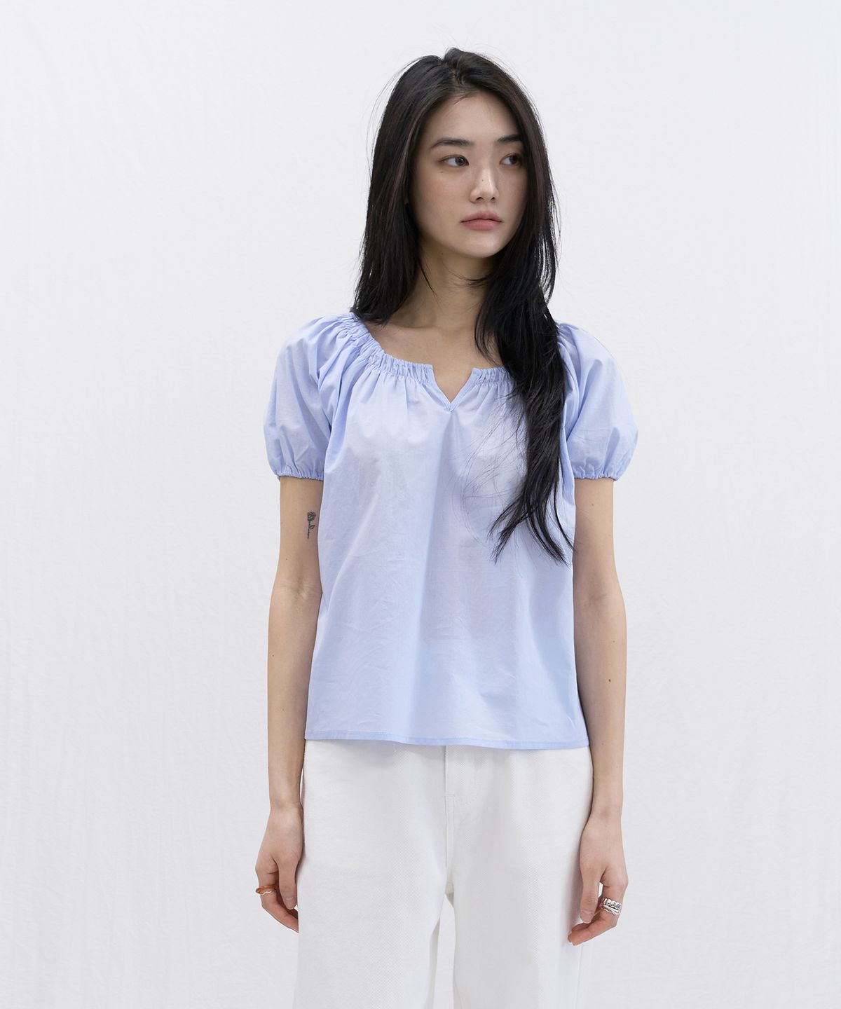 줄리아페페(JULIAPEPE) Amy Shirring Puff Blouse (Baby blue)