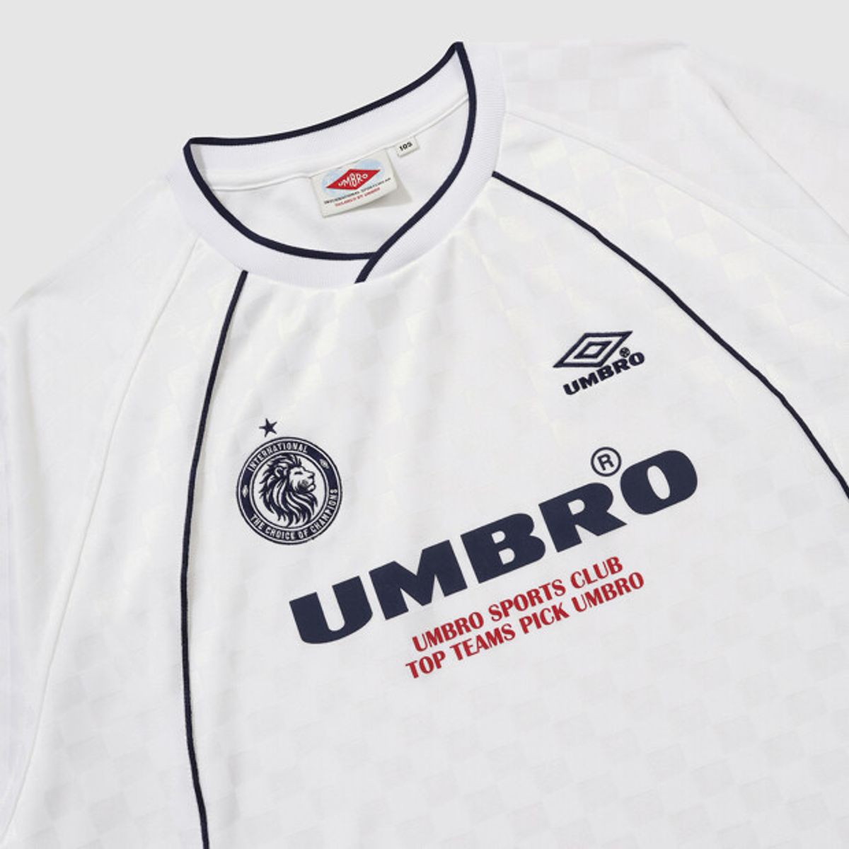 엄브로(UMBRO) HBL BLOKE OG 스트라이프 자카드 라운드 반팔 저지 화이트(UQ221CRJ51)