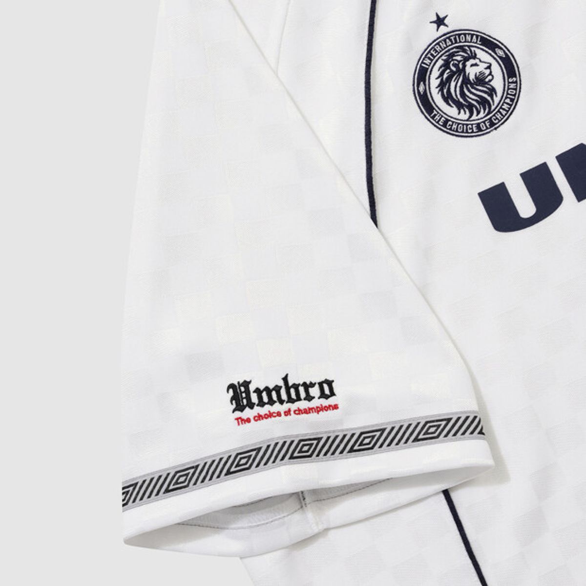 엄브로(UMBRO) HBL BLOKE OG 스트라이프 자카드 라운드 반팔 저지 화이트(UQ221CRJ51)