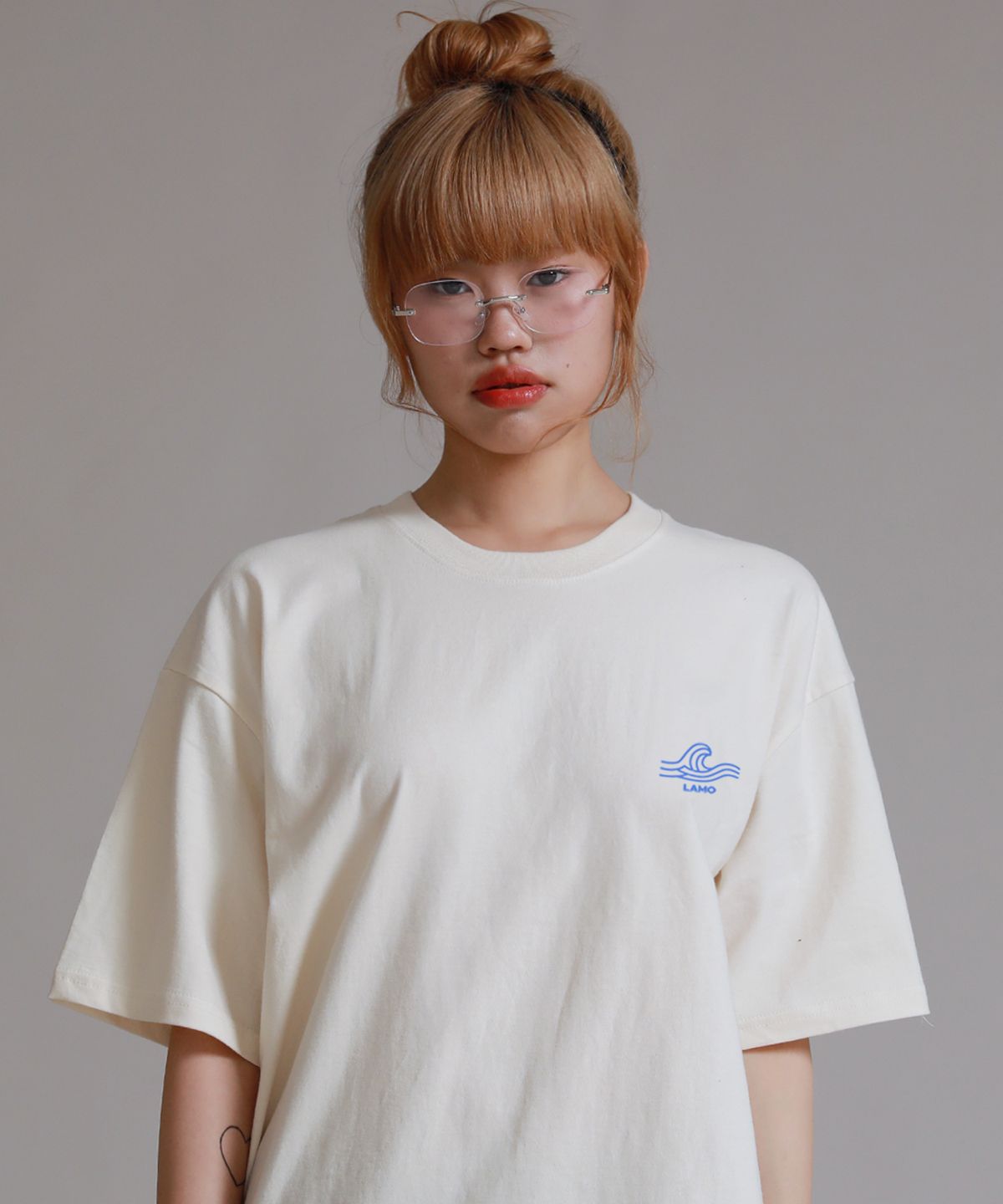 라이크더모스트(LIKE THE MOST) 서핑 라모 오버핏 반팔 티셔츠_크림