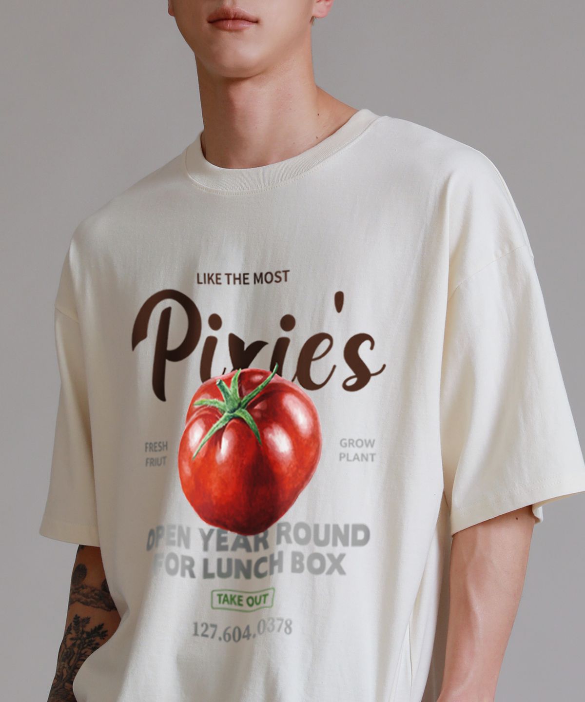 라이크더모스트(LIKE THE MOST) 토마토 프라이스 오버핏 반팔 티셔츠_크림