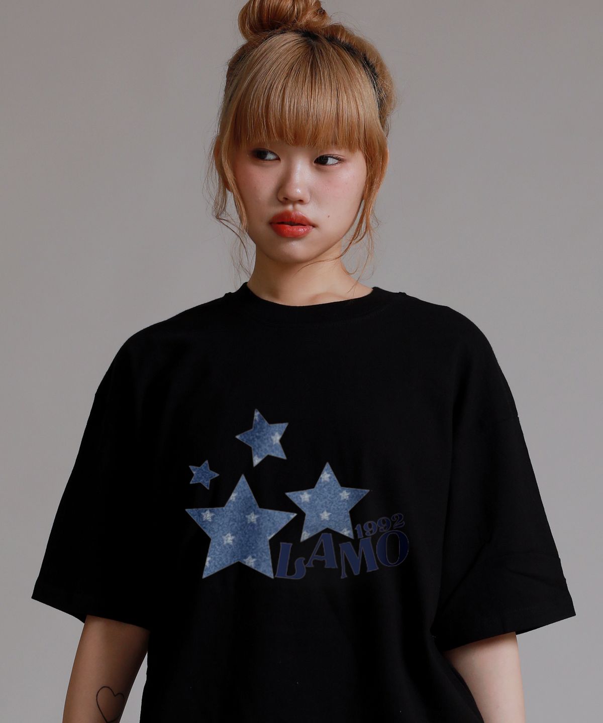 라이크더모스트(LIKE THE MOST) 패턴스타 라모 오버핏 반팔 티셔츠_블랙