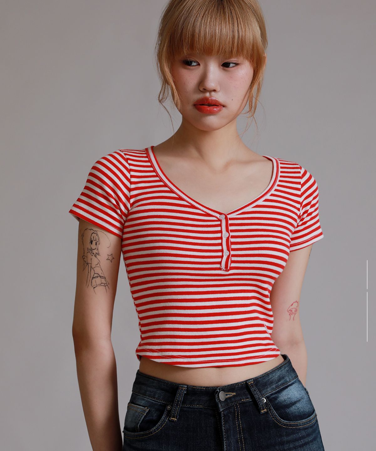 라이크더모스트(LIKE THE MOST) 스트라이프 헨리넥 하프 티셔츠_레드