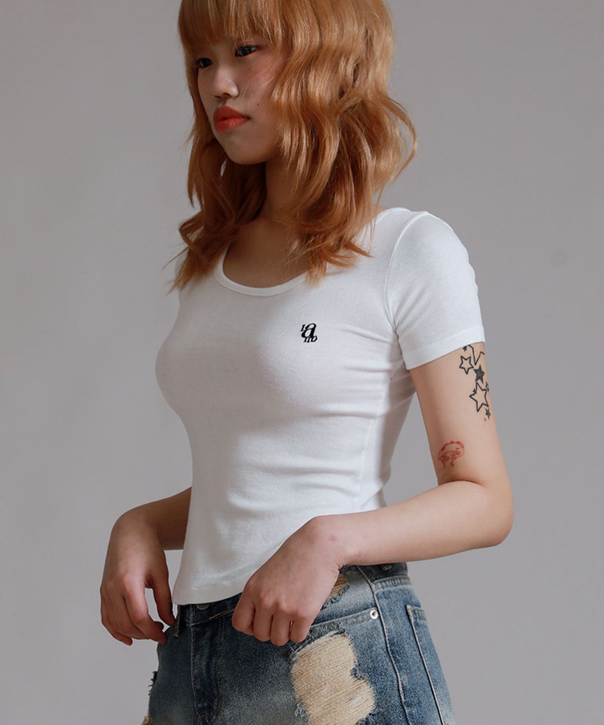 라이크더모스트(LIKE THE MOST) U넥 라운드컷 하프 티셔츠_화이트