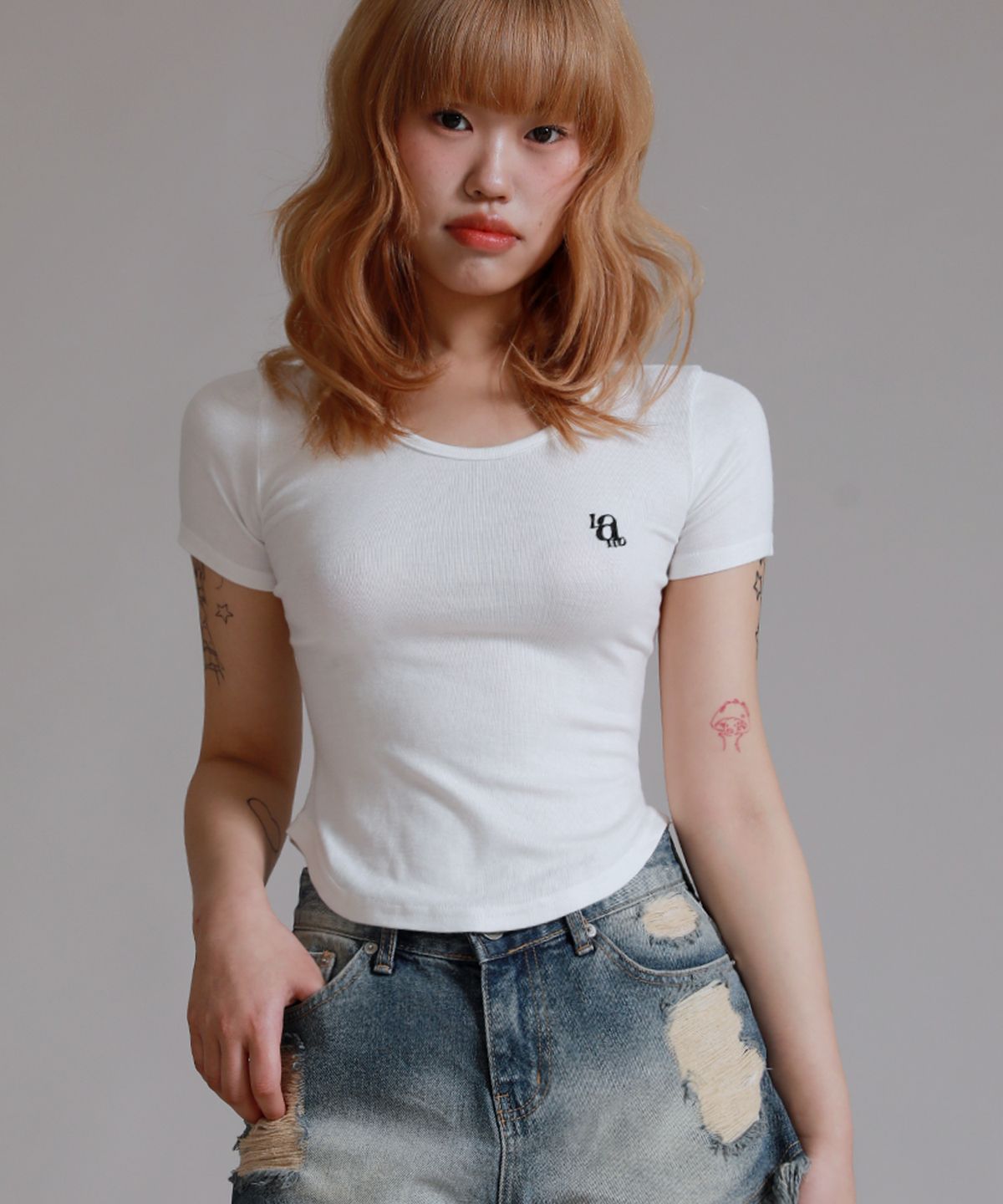 라이크더모스트(LIKE THE MOST) U넥 라운드컷 하프 티셔츠_화이트