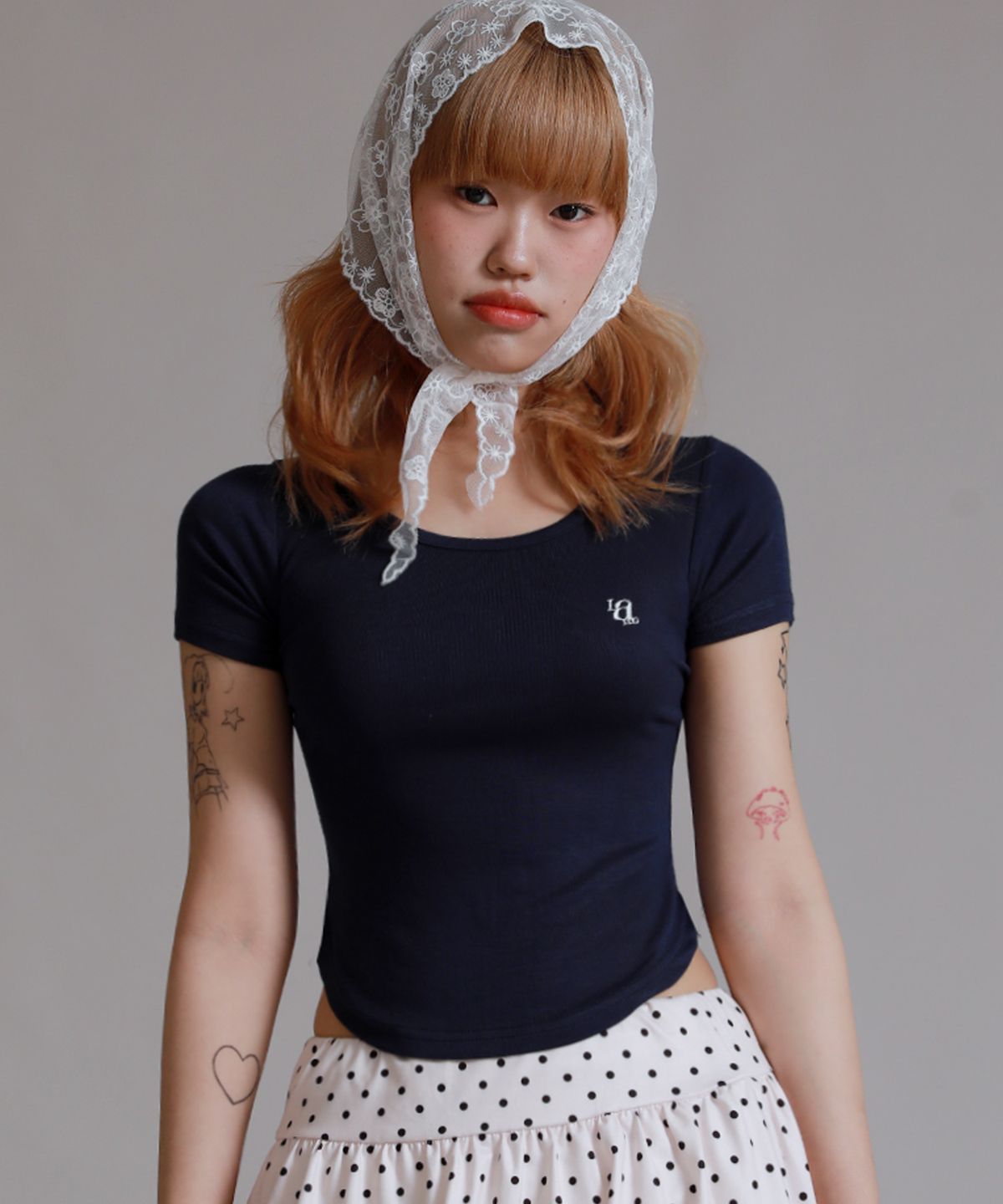 라이크더모스트(LIKE THE MOST) U넥 라운드컷 하프 티셔츠_네이비