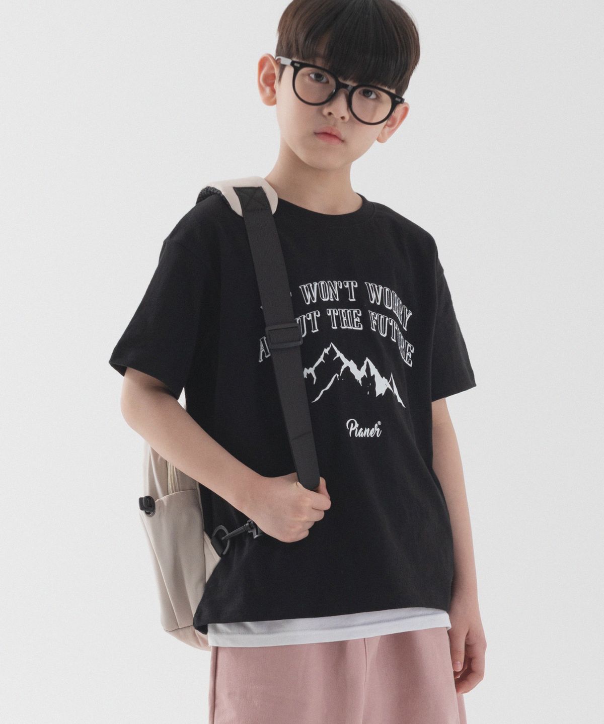 피아네르 키즈(PIANER KIDS) 마운틴 그래픽 오버핏 반팔 (블랙)