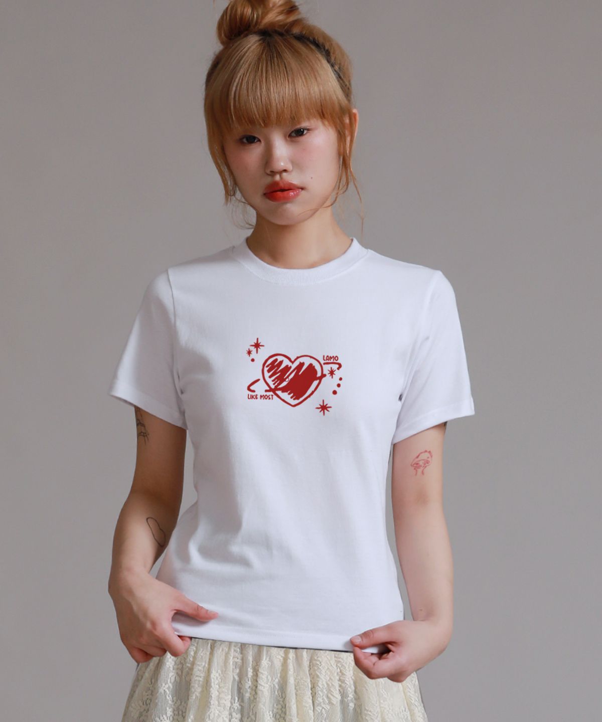 라이크더모스트(LIKE THE MOST) 하트 플래닛 레귤러 반팔 티셔츠_화이트