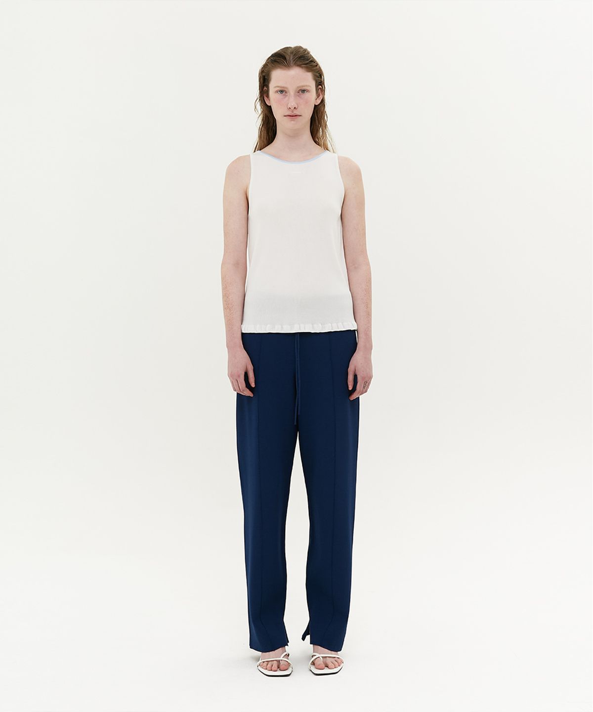 매기(MAGGIE) Frill Sleeveless (White)