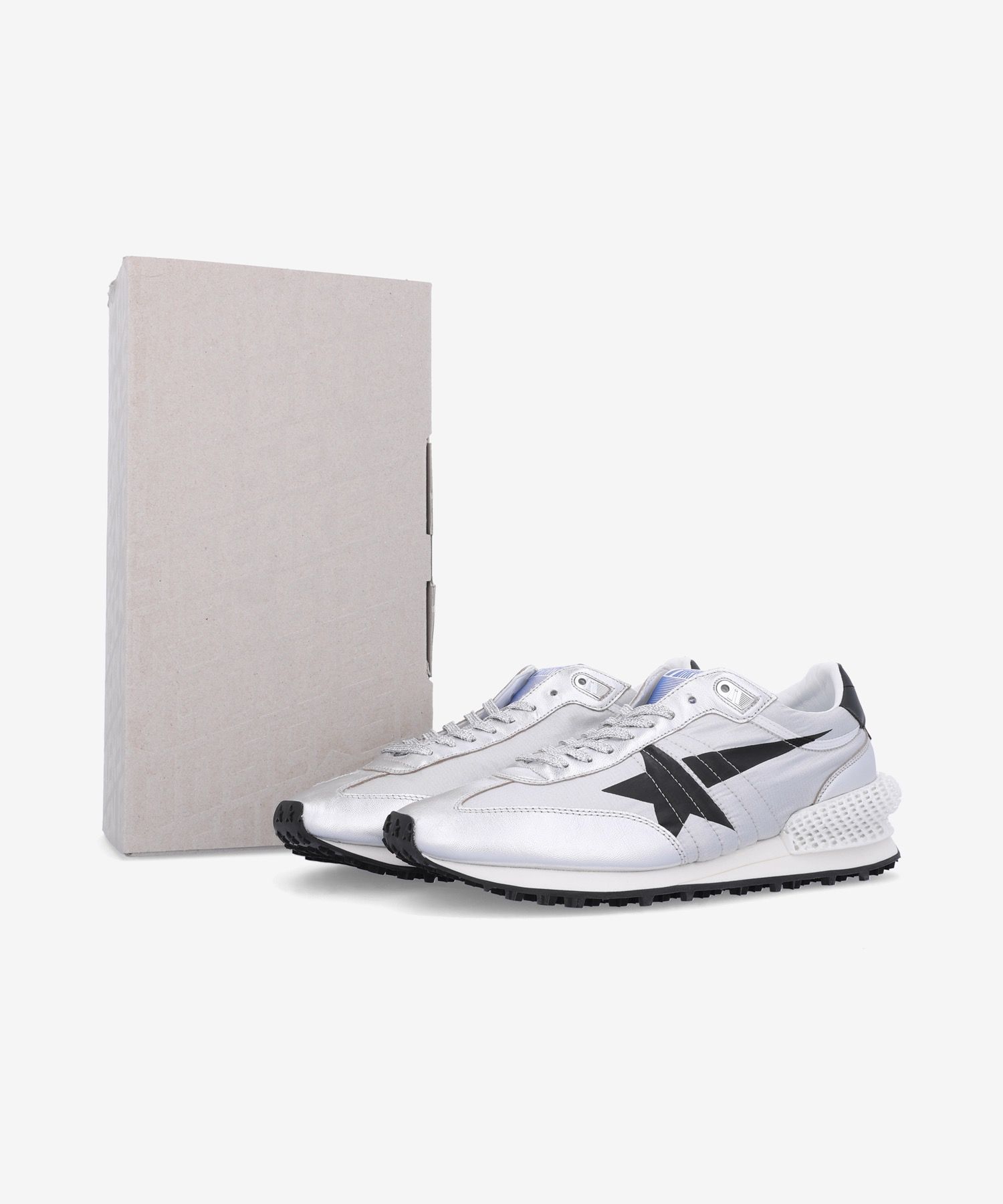 ★Golden Goose★ Running Marathon Sneakers Silver Black GWF0 Men's Marathon with silver ripstop nylon upper and black star