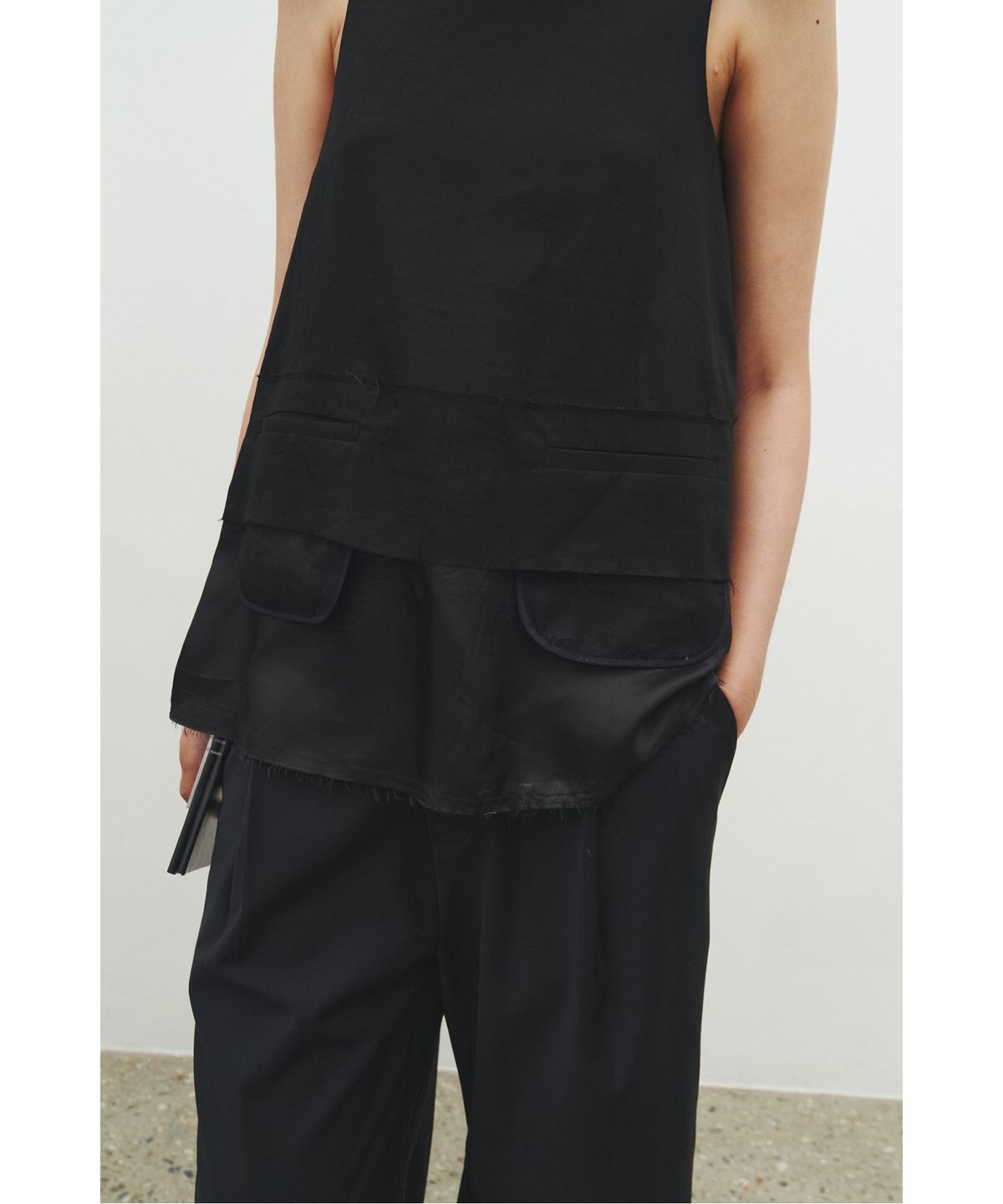 래코드(RECODE) Back Volumne Sleeveless Top_RQTAM25521BKX
