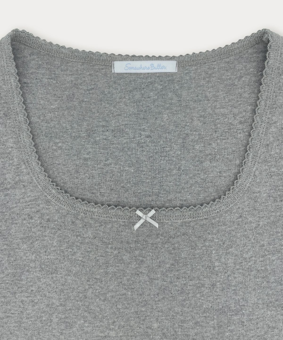썸웨어버터(SOMEWHEREBUTTER) Ribbon Square Top - Grey