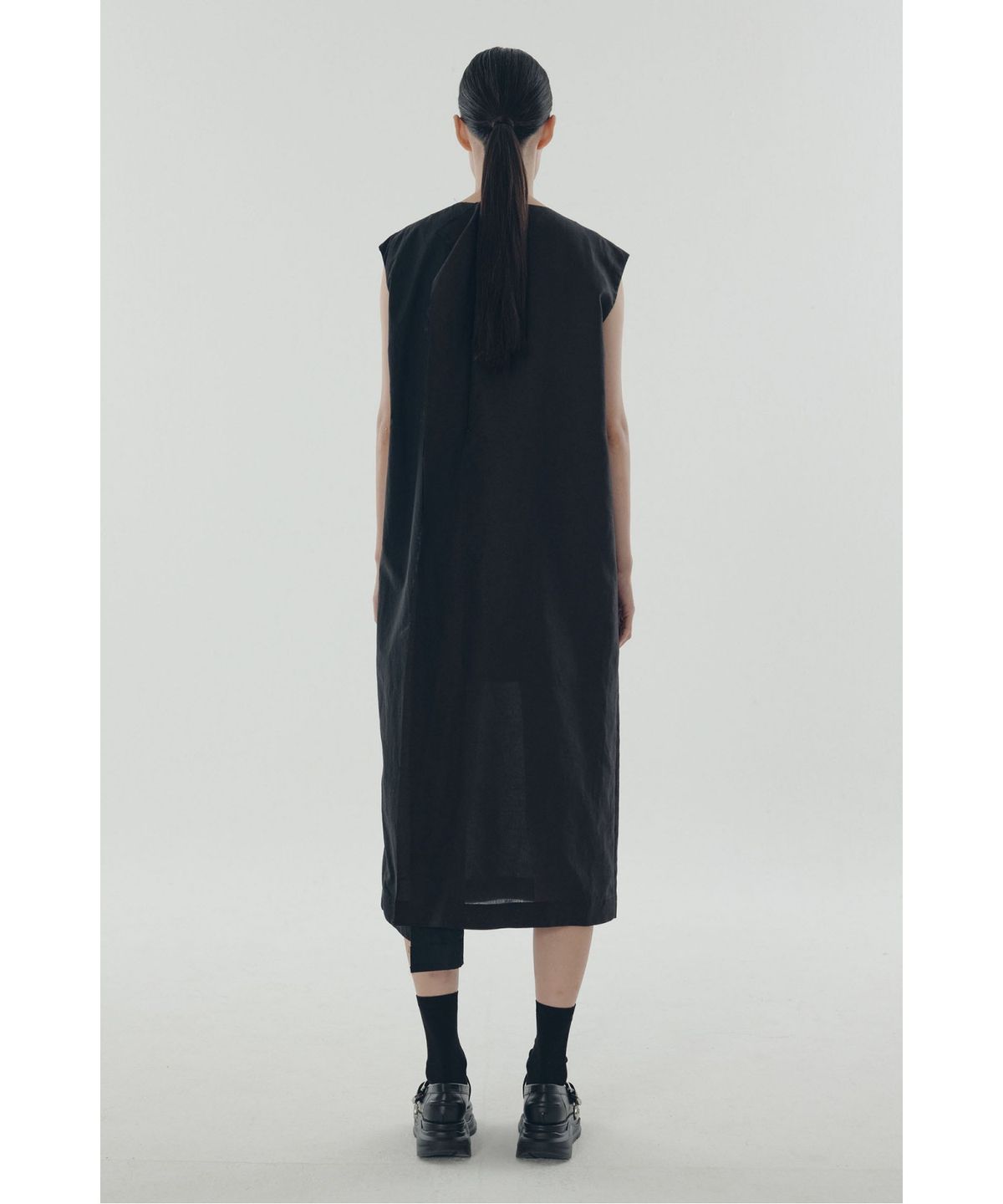 래코드(RECODE) Split Square Sleeveless Dress_RQDAM25556BKX