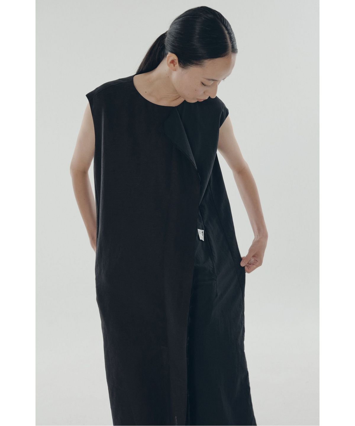 래코드(RECODE) Split Square Sleeveless Dress_RQDAM25556BKX