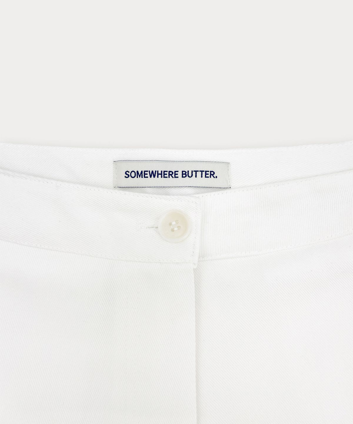 썸웨어버터(SOMEWHEREBUTTER) Perrie Cotton Short Pants - Ivory