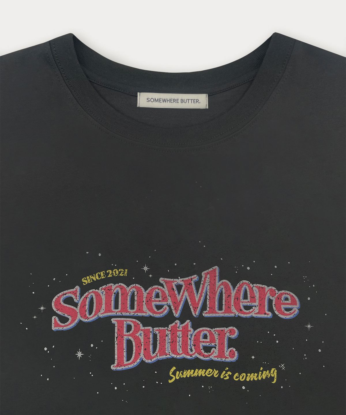 썸웨어버터(SOMEWHEREBUTTER) Shine Wave Logo Over-fit Top - Charcoal