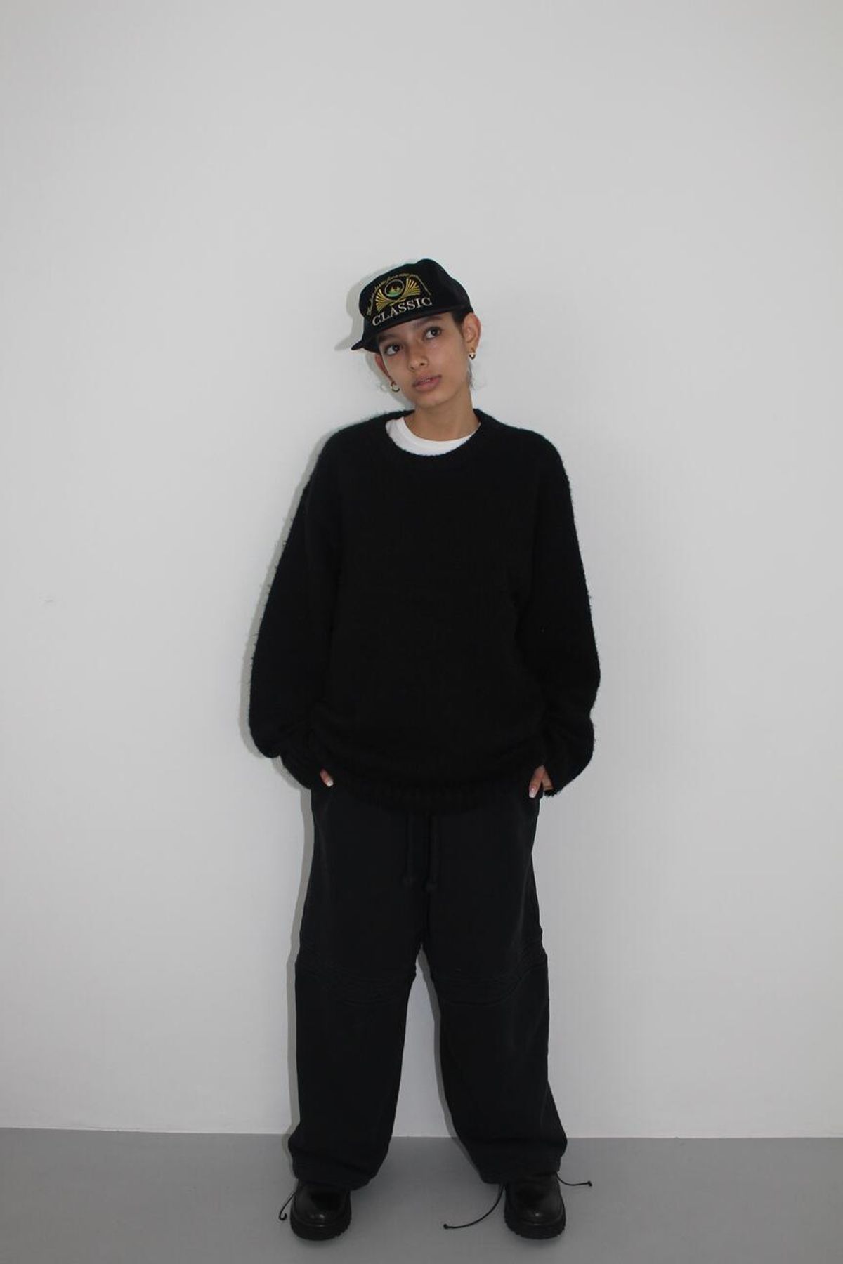 어텐즈(ATTENDS) Classic Lettering Cap (Black)