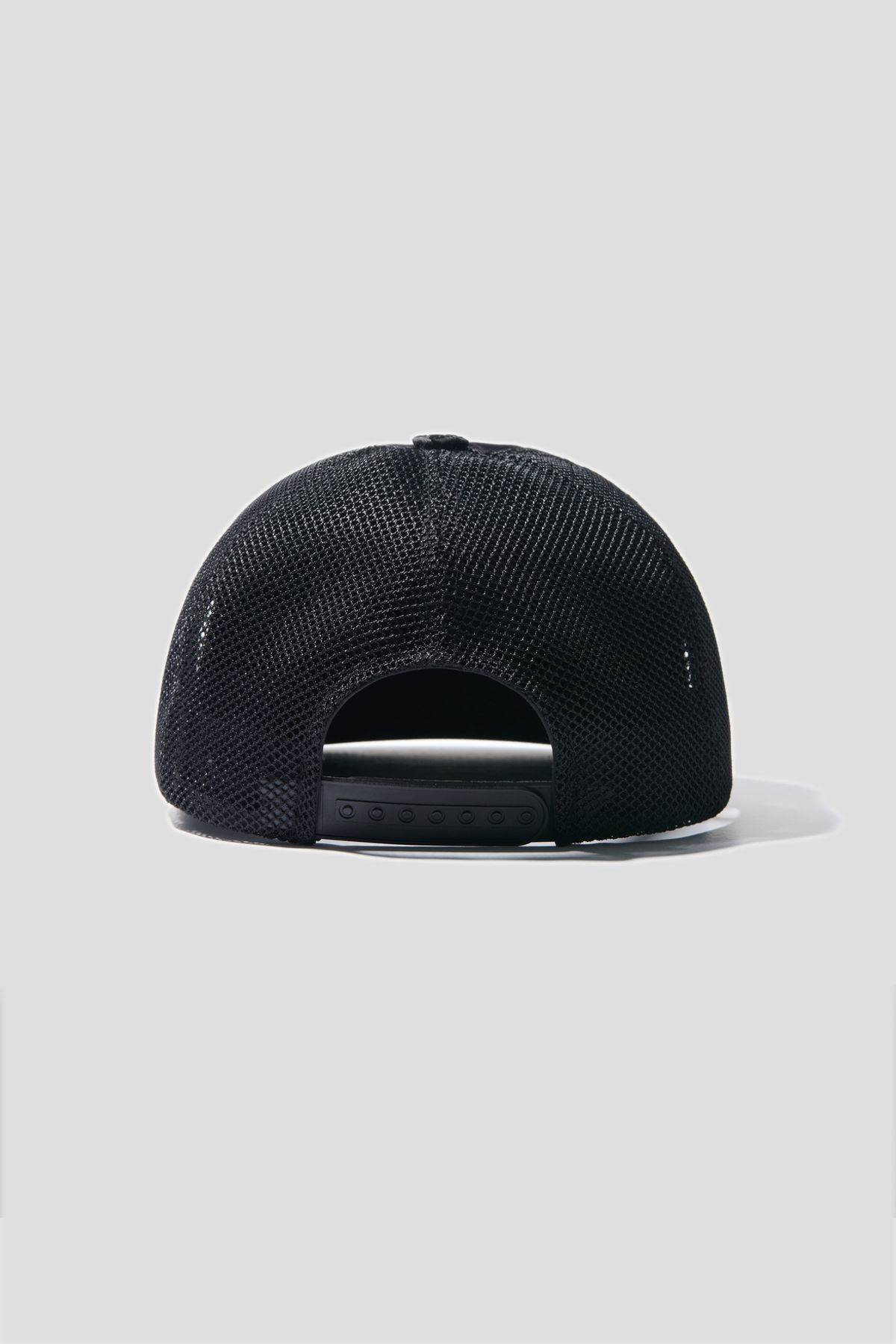 어텐즈(ATTENDS) Classic Lettering Cap (Black)