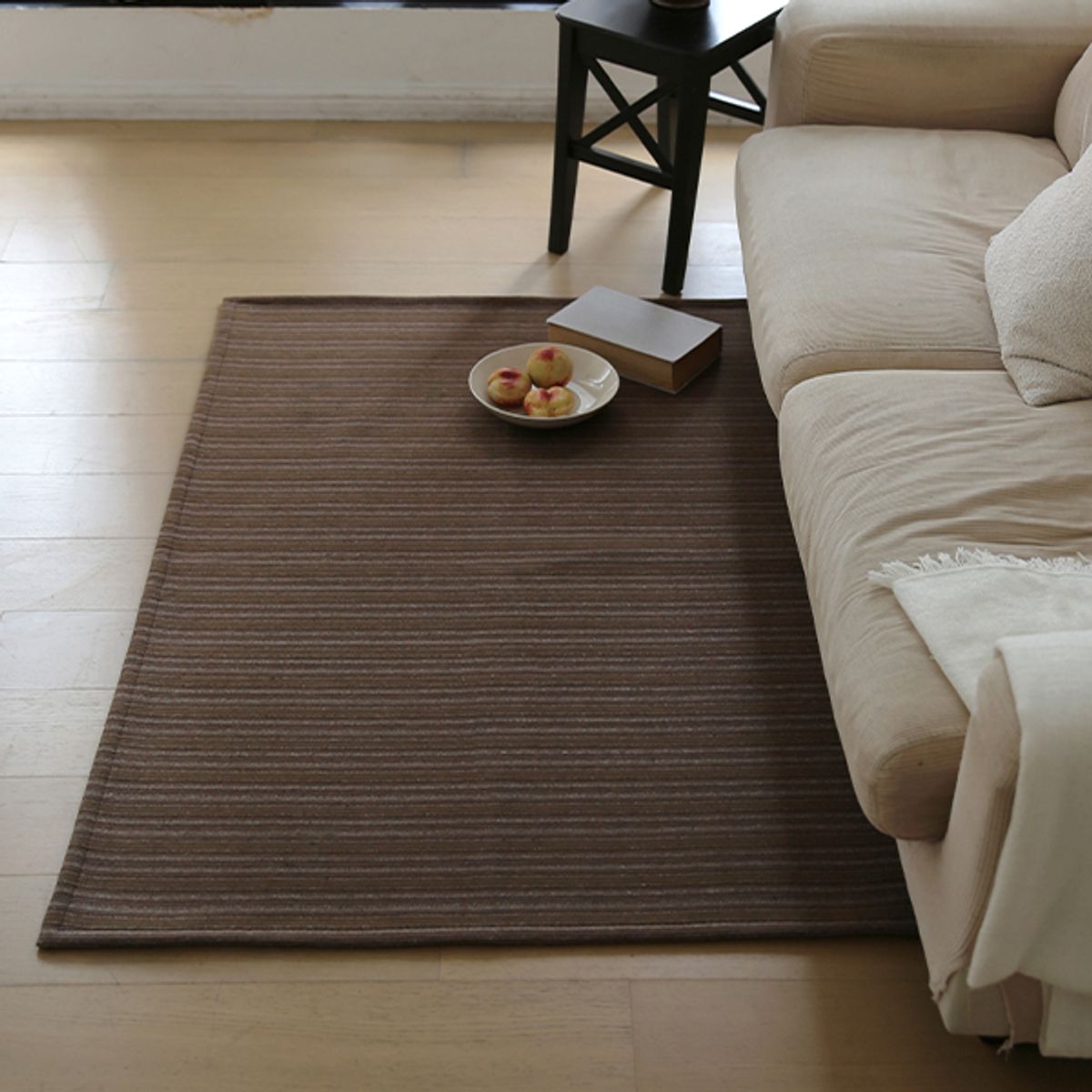 더프리그(THE FRIGG) 브리오토 헤링본 스트라이프 포인트 사계절 러그 카페트