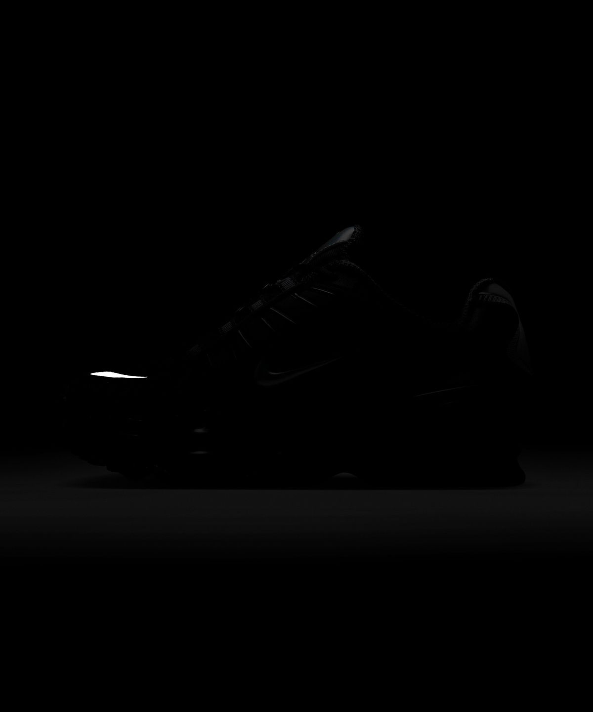 나이키(NIKE) 샥스 TL W - 오프 누아르:메탈릭 실버 / IB7704-001
