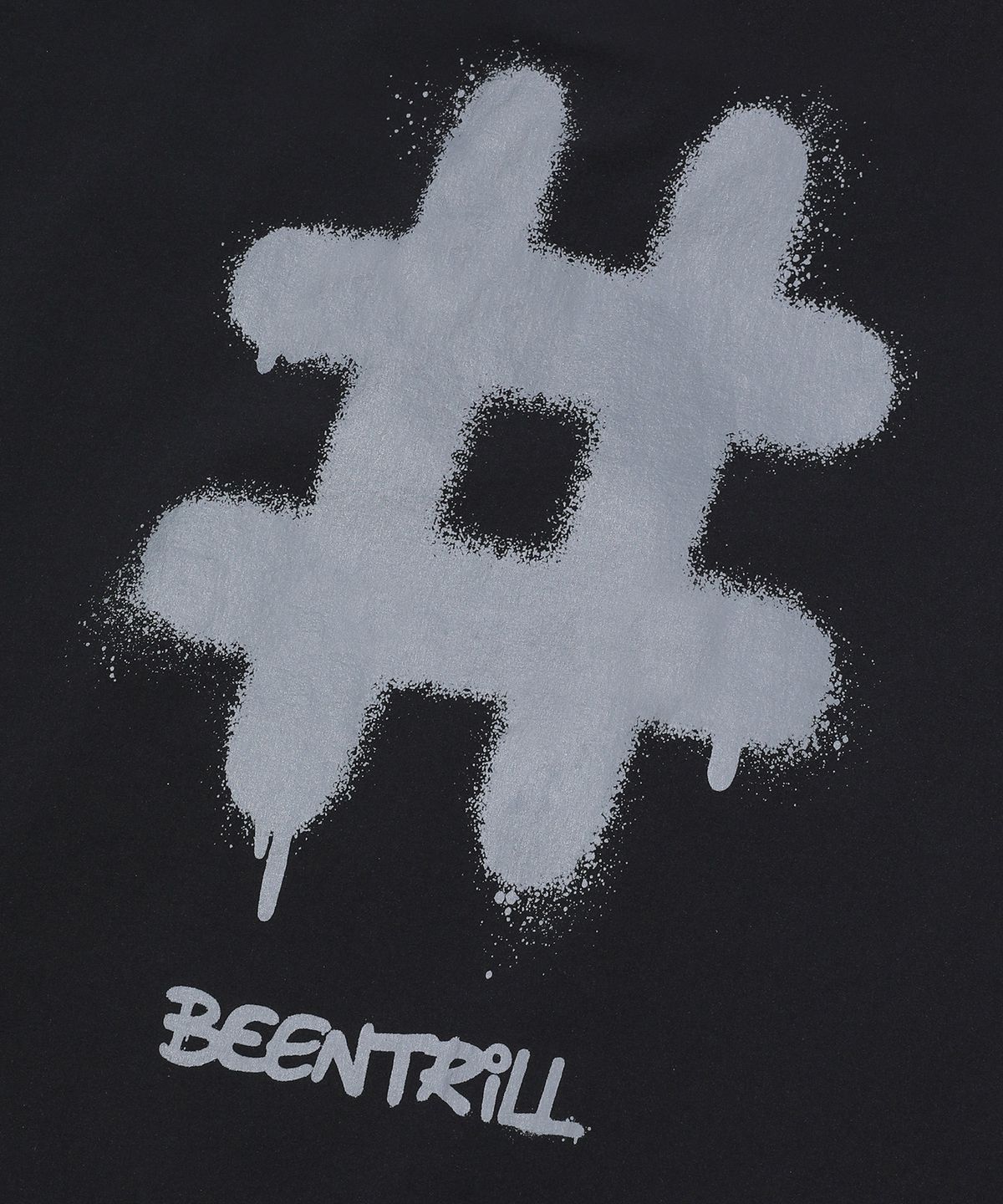 빈트릴 뉴욕(BEENTRILL NEWYORK) 우먼즈 스프레이 로고 우븐 아노락 점퍼(블랙)