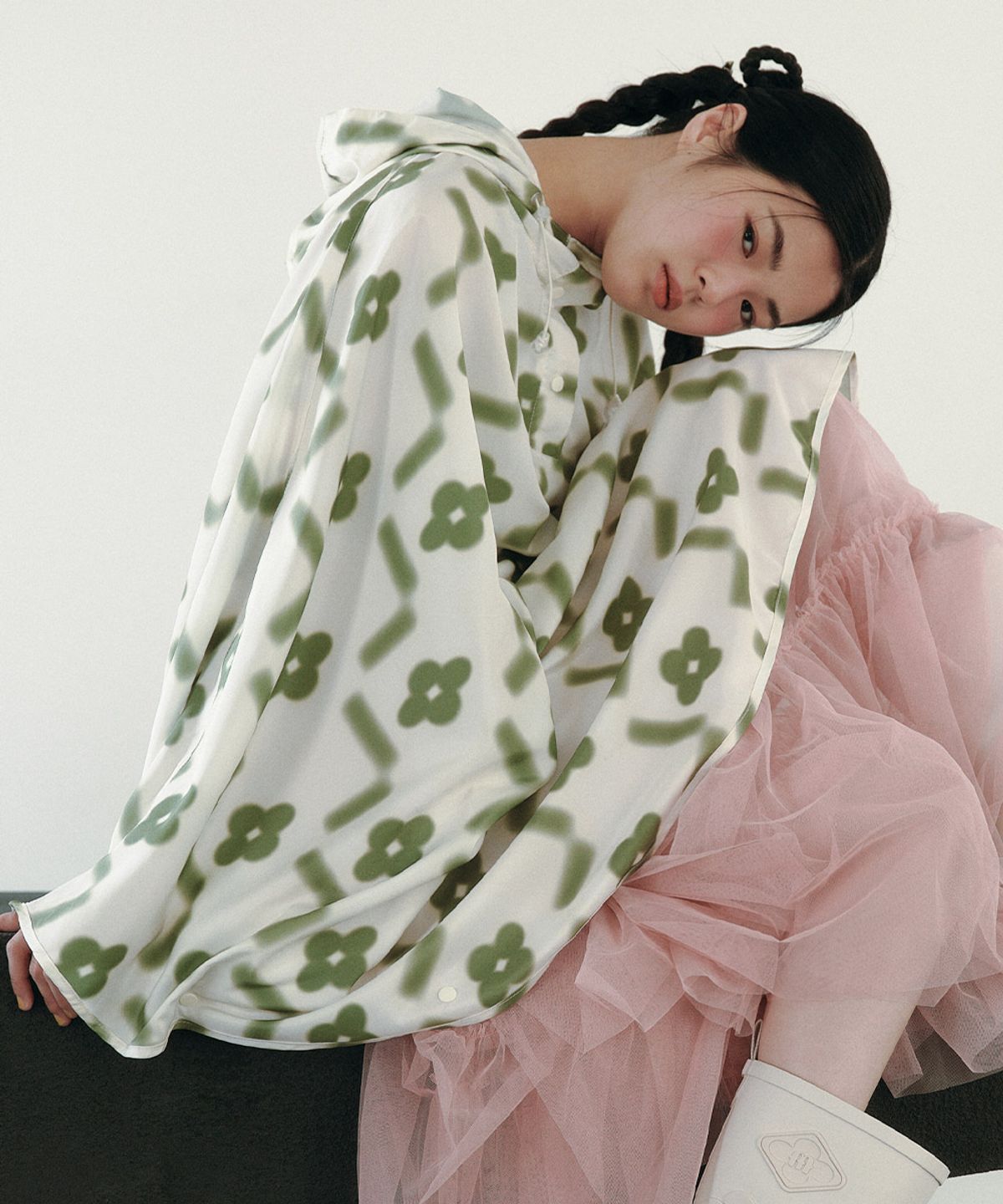 락피쉬웨더웨어(ROCKFISH WEATHERWEAR) [X MINJUKIM] FLORAL GRAPHIC PACKABLE PONCHO - 3 colors