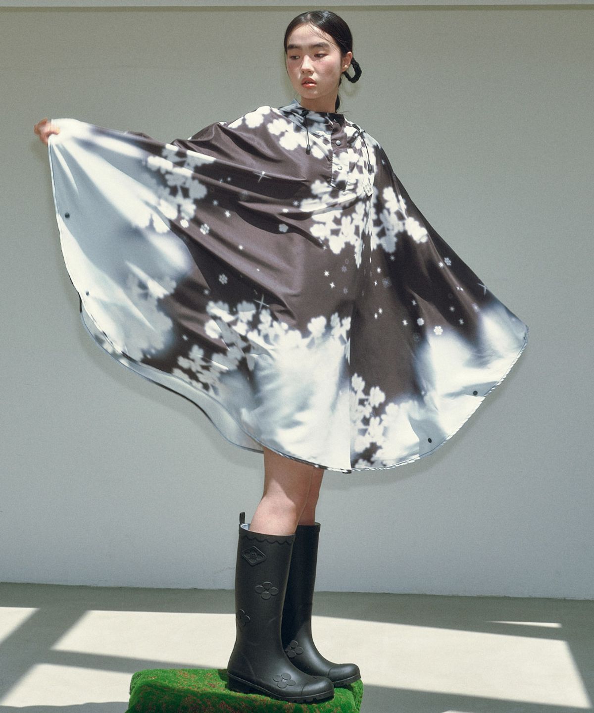 락피쉬웨더웨어(ROCKFISH WEATHERWEAR) [X MINJUKIM] FLORAL PATCH RAIN BOOTS LONG - 4 colors