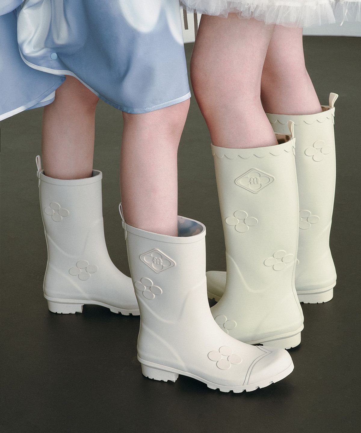 락피쉬웨더웨어(ROCKFISH WEATHERWEAR) [X MINJUKIM] FLORAL PATCH RAIN BOOTS SHORT - 4 colors