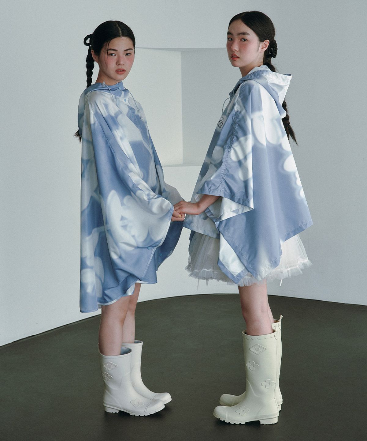 락피쉬웨더웨어(ROCKFISH WEATHERWEAR) [X MINJUKIM] FLORAL PATCH RAIN BOOTS SHORT - 4 colors