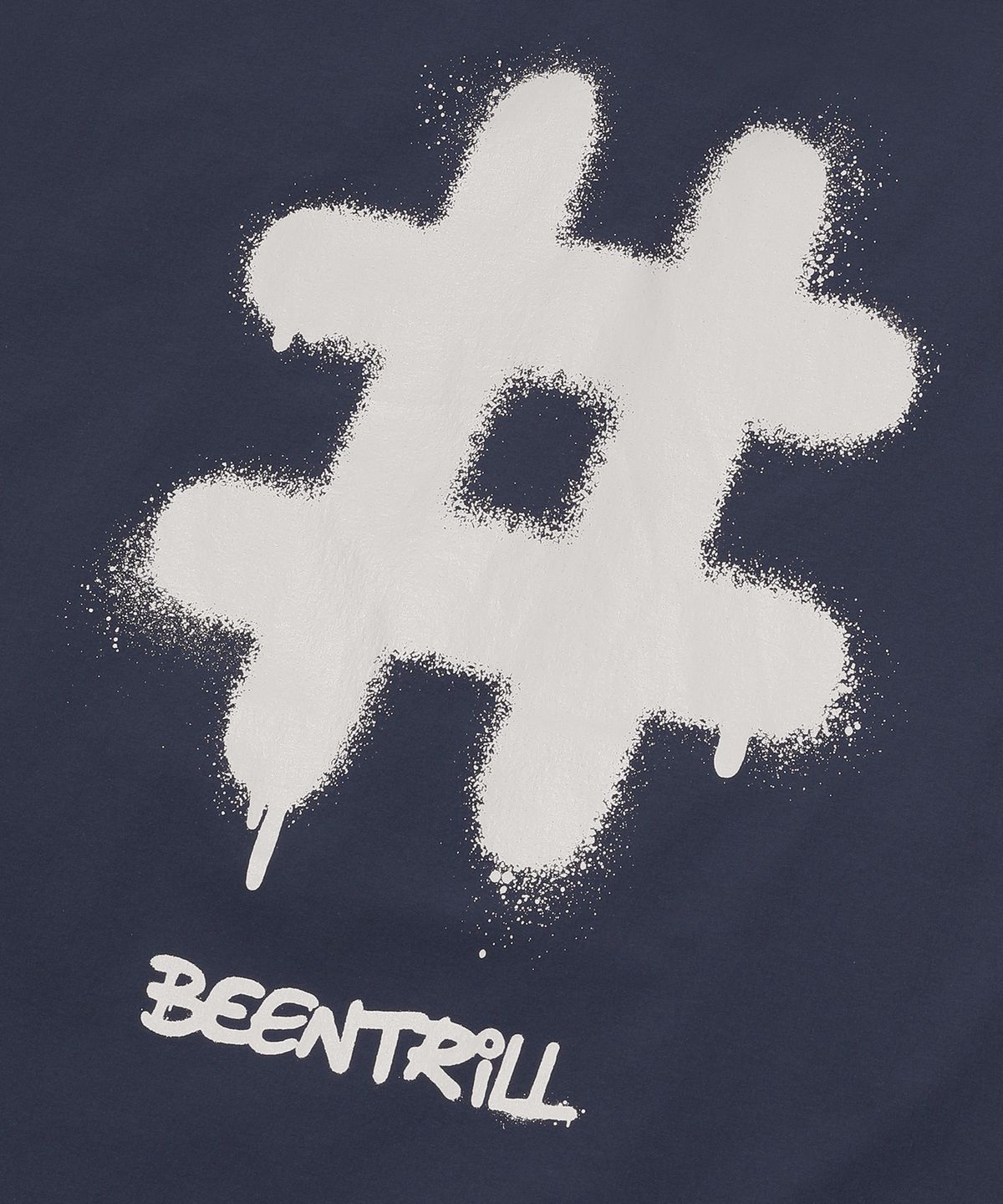 빈트릴(BEENTRILL) 스프레이 로고 우븐 아노락 점퍼(인디고)