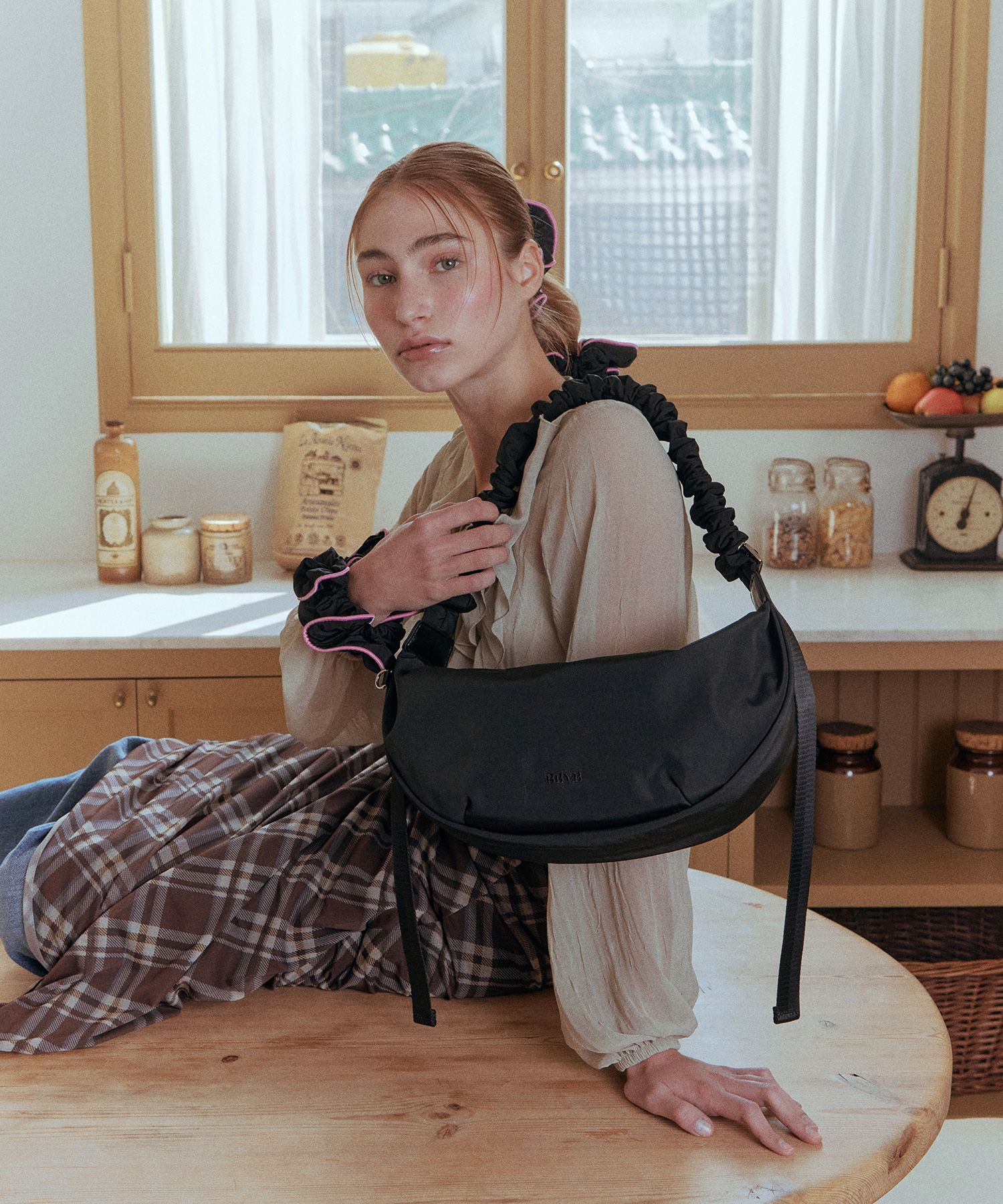 【BBYB】25SS★ Noi Ruffle Medium Shoulder Bag MUSINSA | BBYB Noy Ruffle Medium Shoulder Bag (Black)