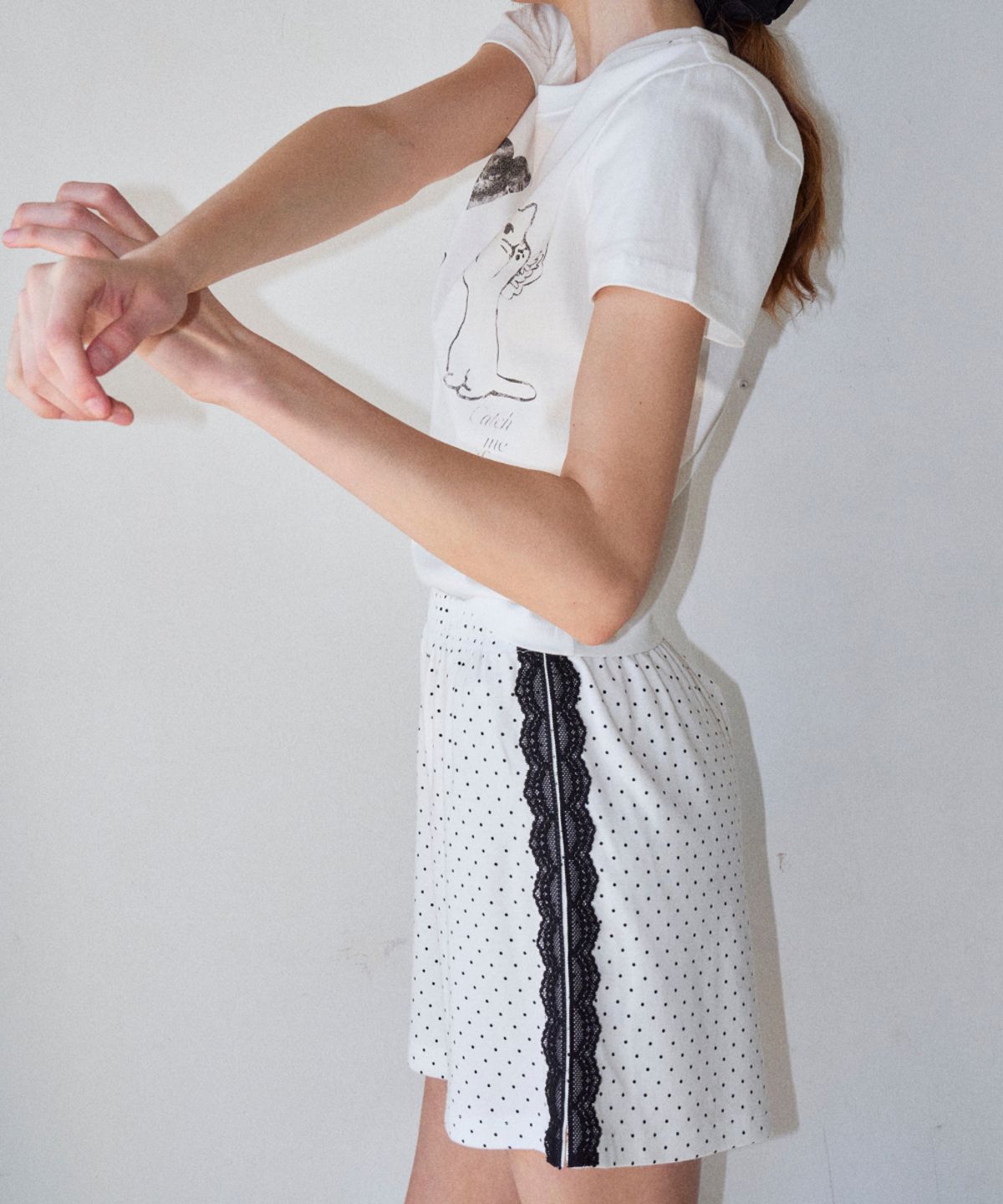 로긴 앤 로지(ROGIN N ROSIE) Dot Detailed Side Race Shorts White
