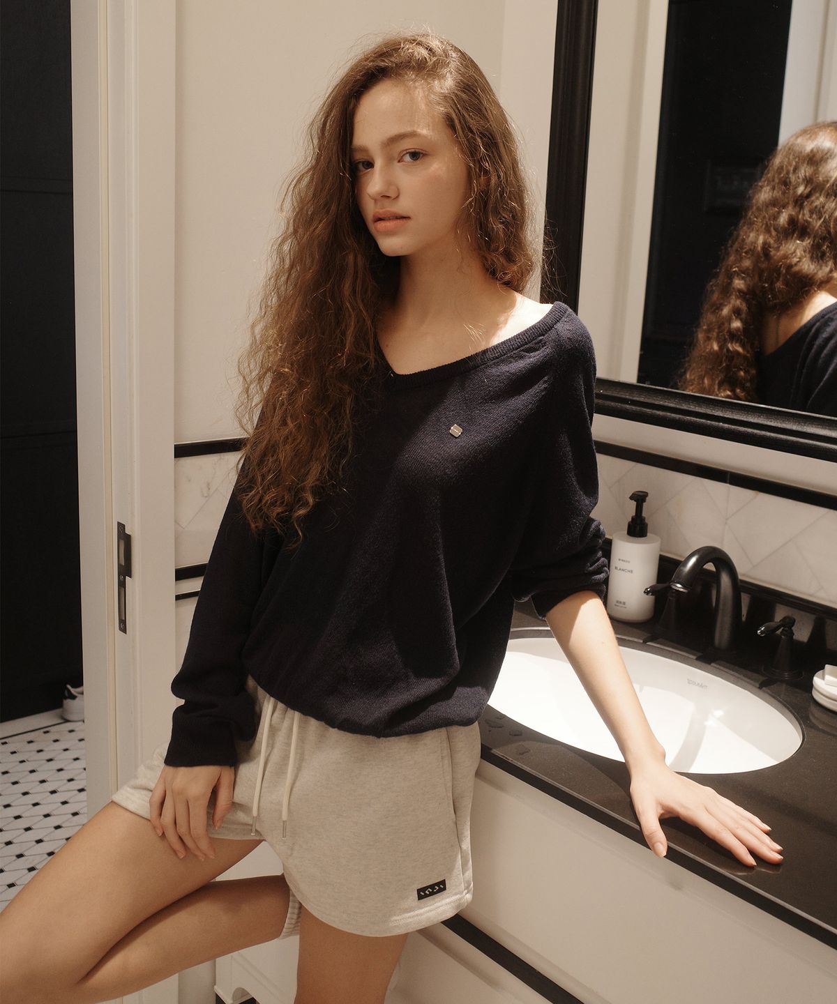 인지액티브(INJIACTIVE) See-through Metal logo Sleeve knit 네이비