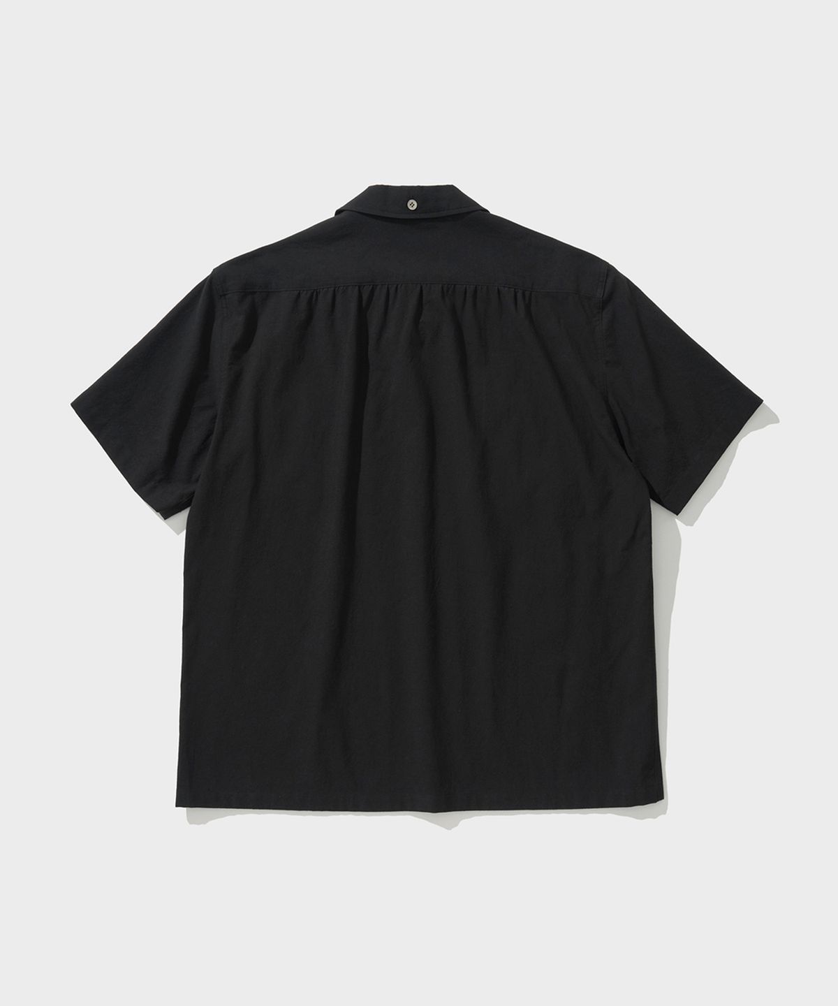 셔터(SHIRTER) SHIRRING POCKET HALF SHIRT (BLACK)
