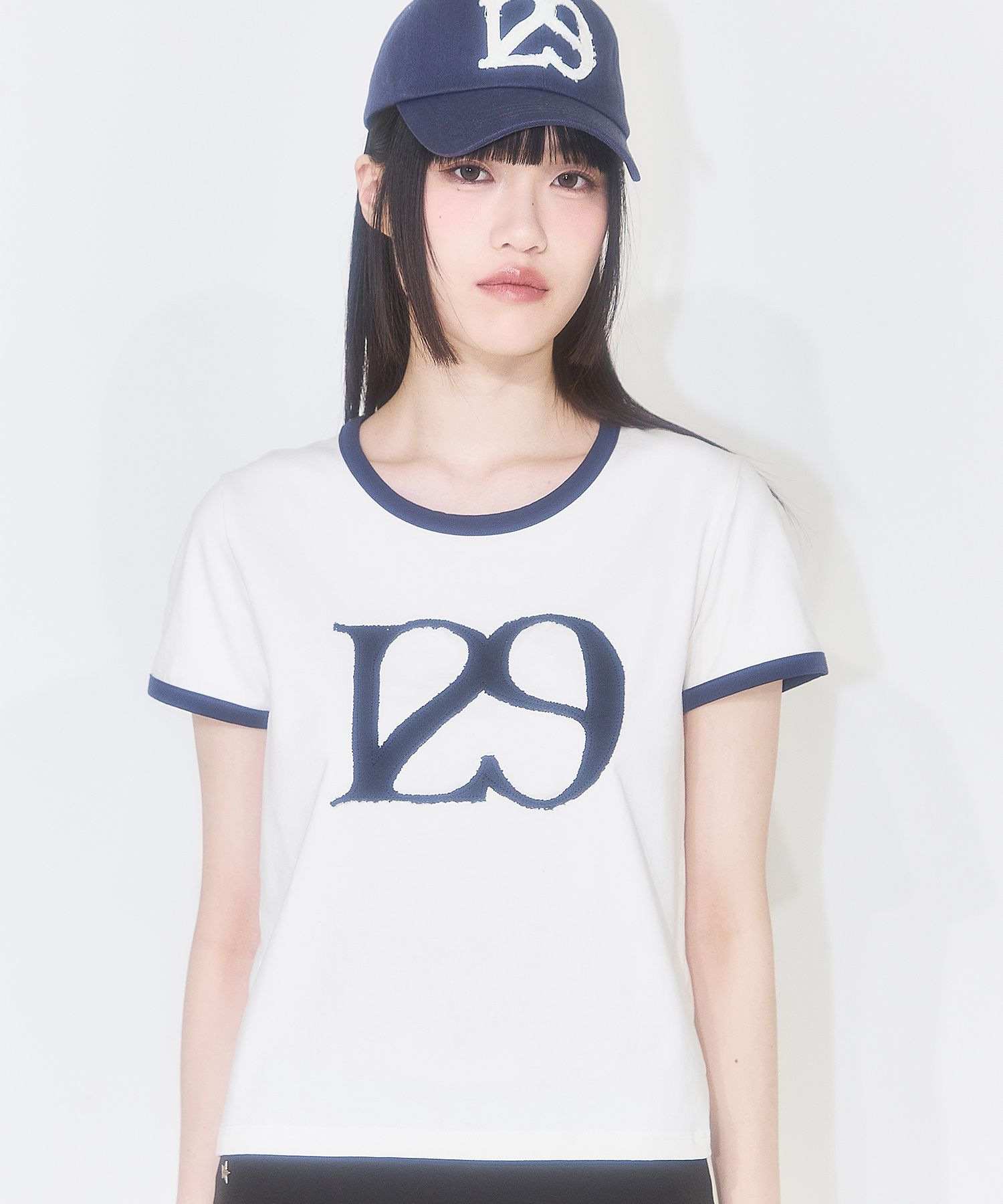 MUSINSA公式 | ILLIGO 129 Logo Patch T-Shirt Cream