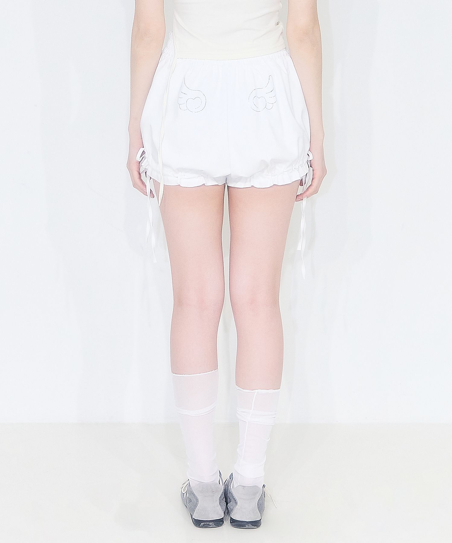 MUSINSA | ILLIGO Wing Hotfix Balloon Shorts White