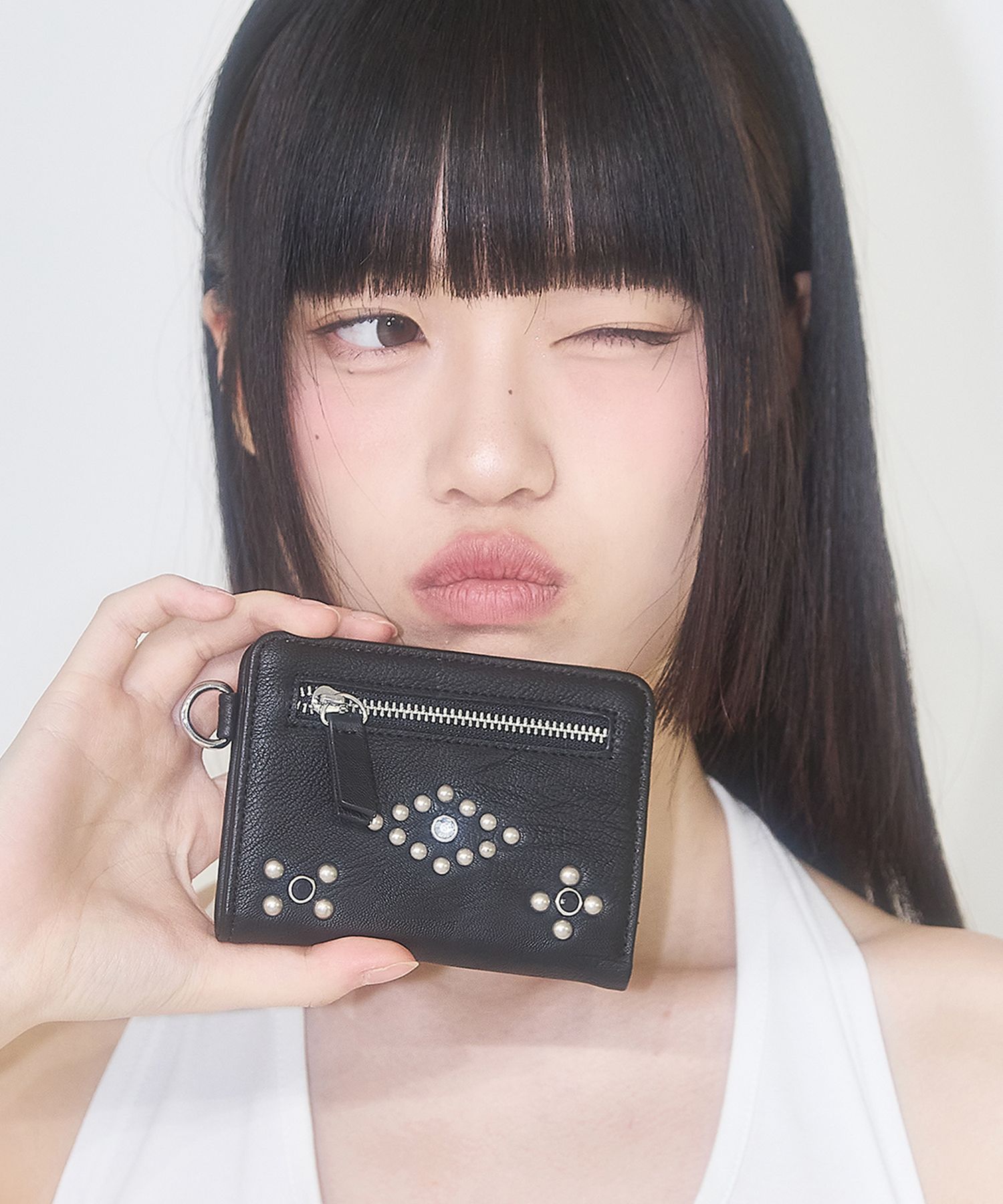 折りたたみ財布 ILLIGO Studded Cross Wallet 5BMR0209 ILLIGO Studded Cross Wallet 5BMR0209 (ILLIGO/折りたたみ財布