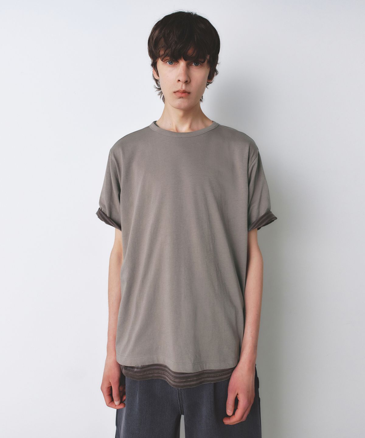 인사일런스(INSILENCE) 라이트웨이트 레귤러핏 티셔츠 WORN GREY