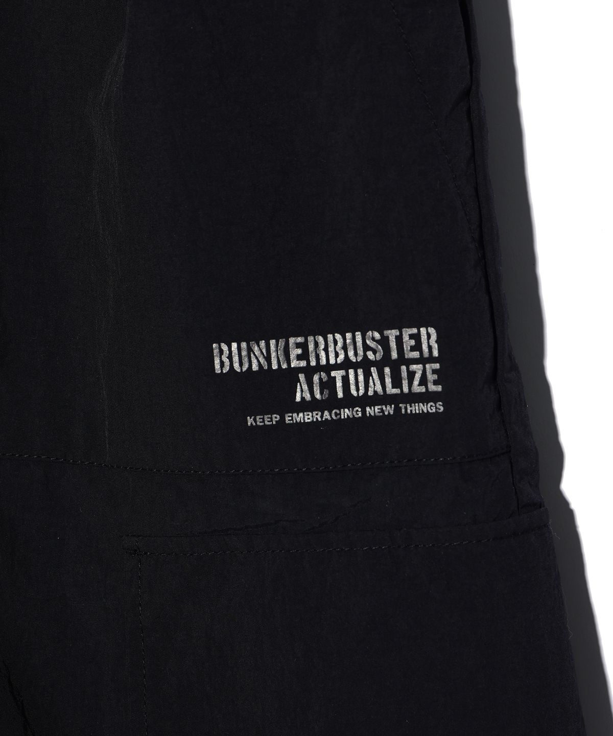 벙커버스터(BUNKERBUSTER) 나일론 카고 버뮤다 쇼츠 BLACK (MP2PU380-076)