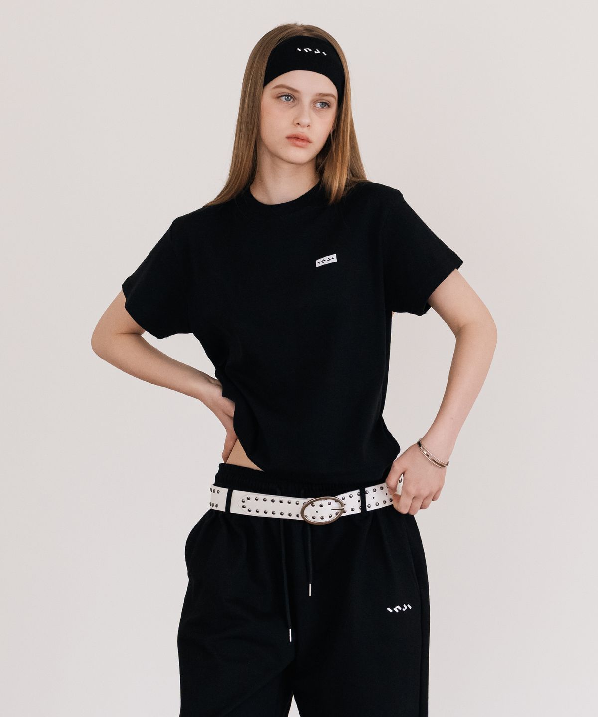 인지액티브(INJIACTIVE) Small Logo tee 블랙