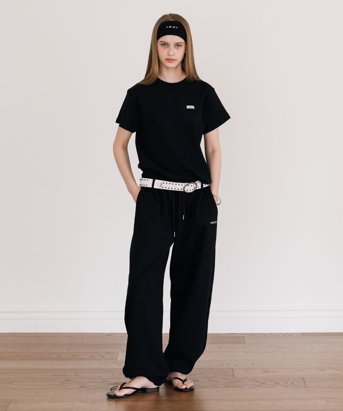 인지액티브(INJIACTIVE) Small Logo tee 블랙