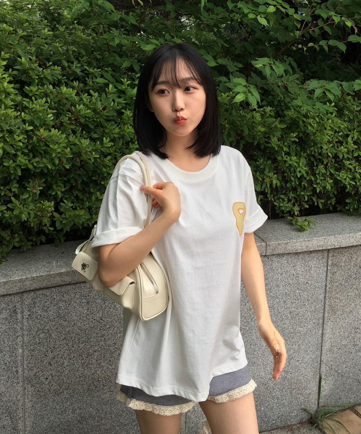 페너터스(PENETUS) 레터링 나염 코튼 반팔 화이트 티셔츠