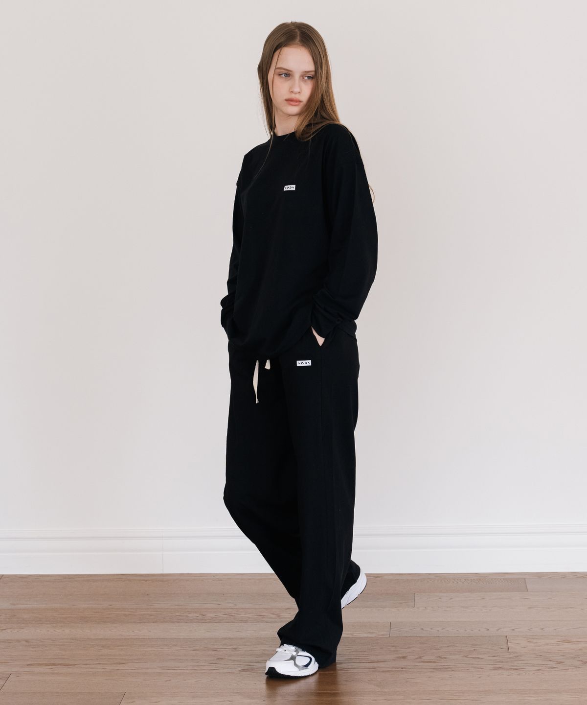 인지액티브(INJIACTIVE) Soft Small Logo Sweatpants 블랙