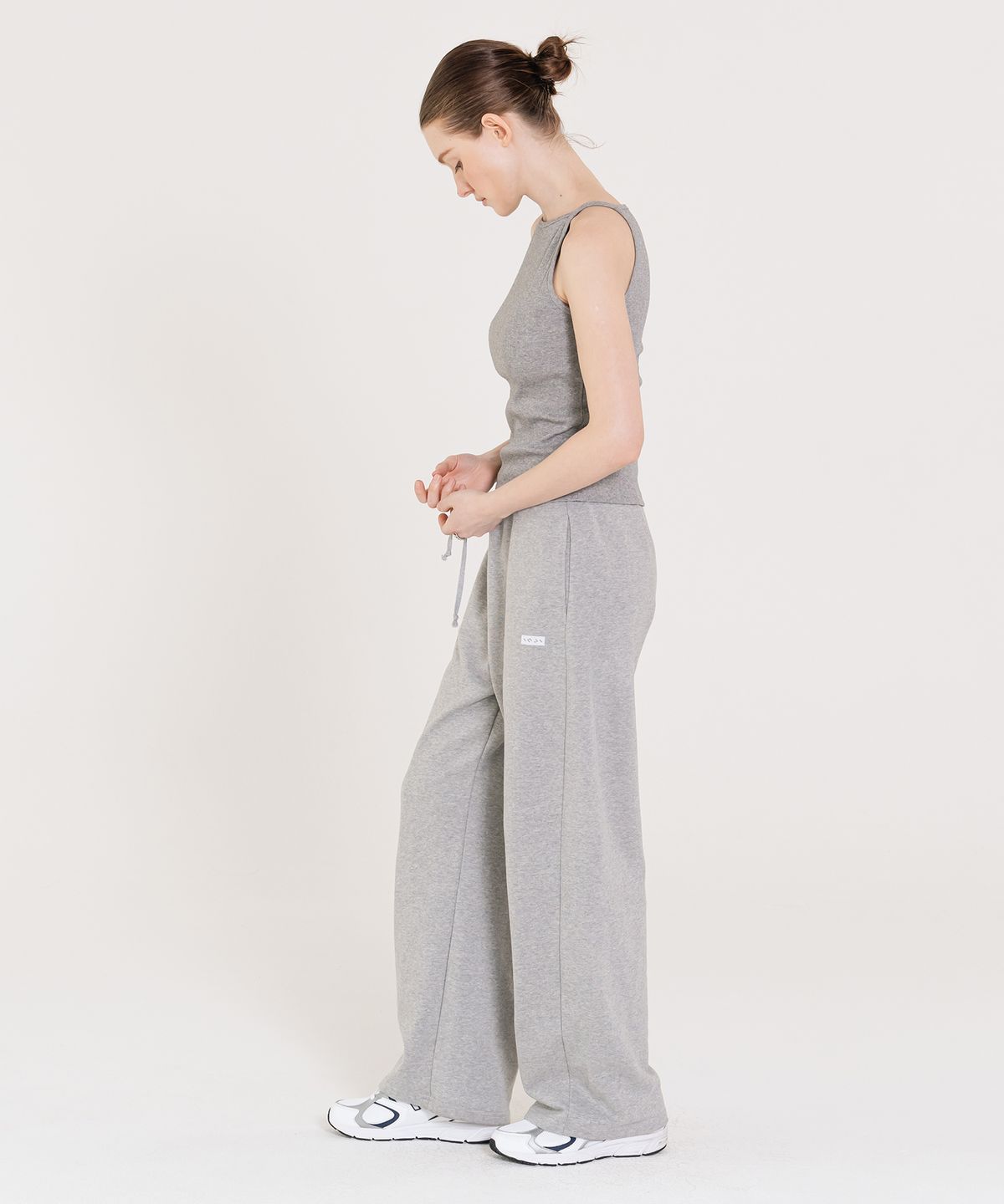 인지액티브(INJIACTIVE) Semi Wide Logo Sweatpants 그레이