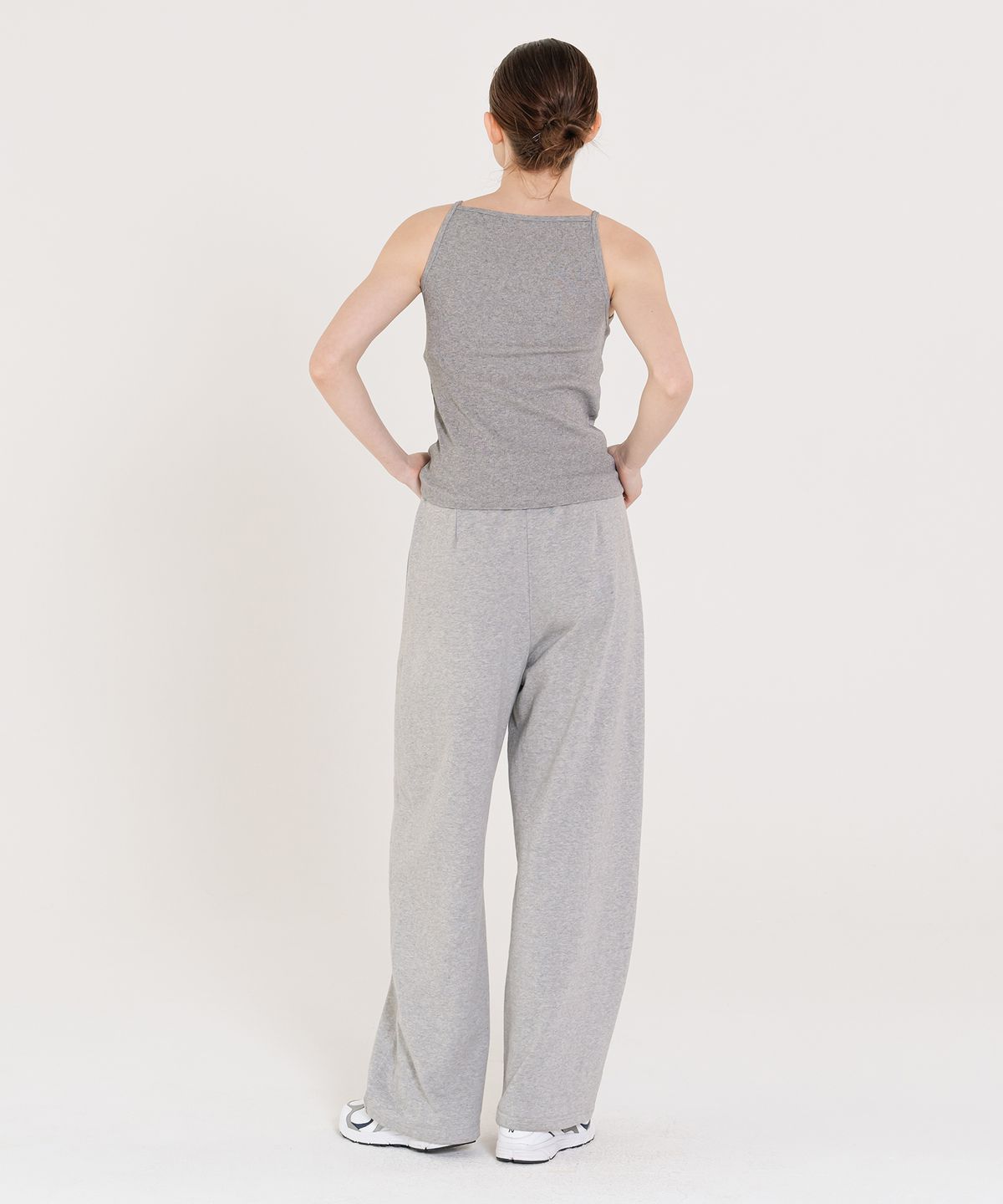 인지액티브(INJIACTIVE) Semi Wide Logo Sweatpants 그레이