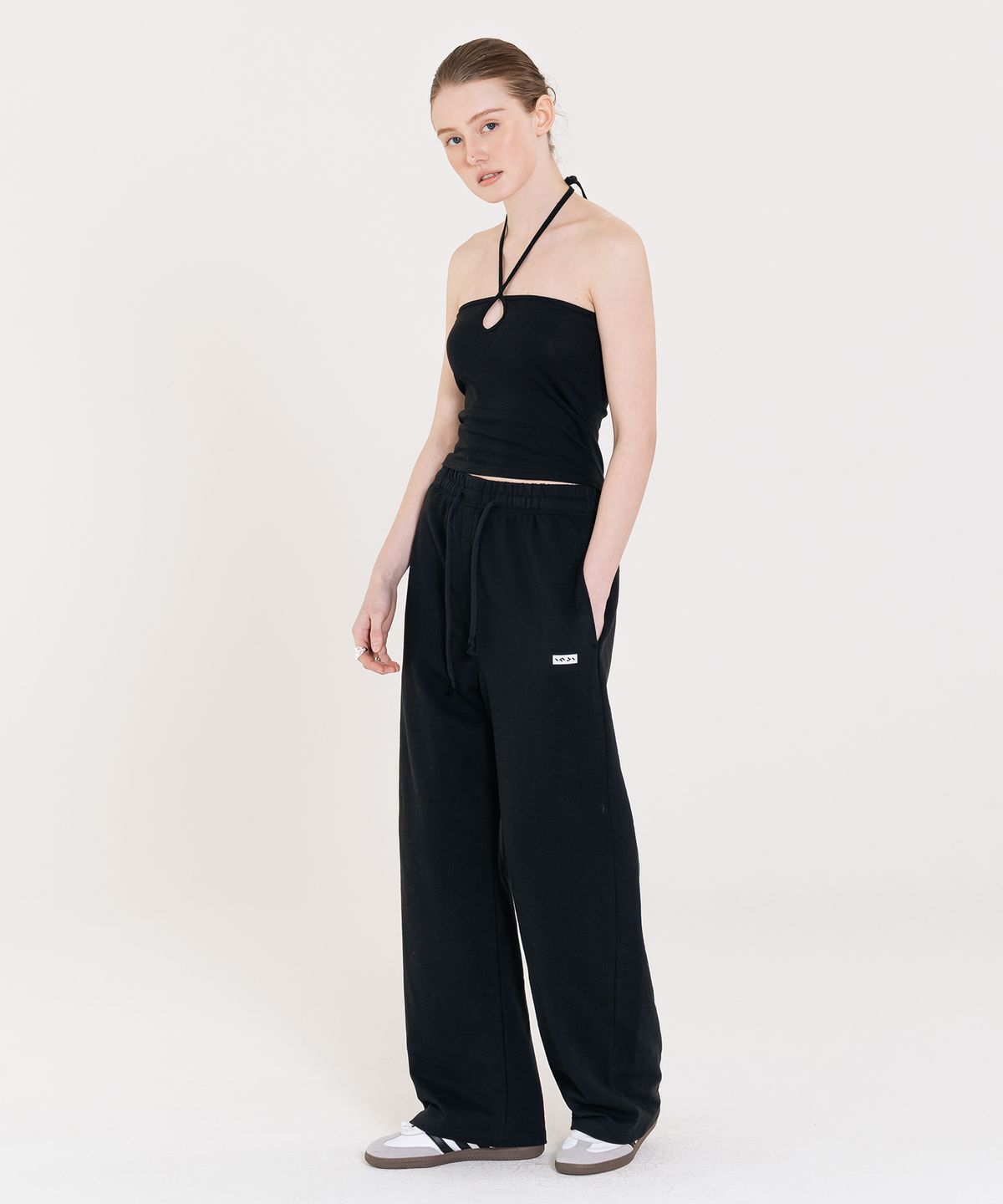 인지액티브(INJIACTIVE) Semi Wide Logo Sweatpants 블랙