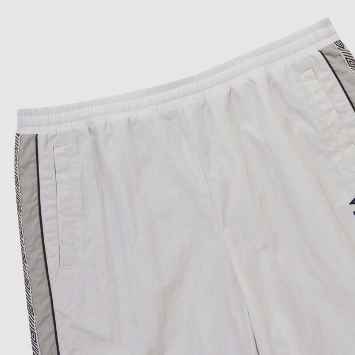 엄브로(UMBRO) HBL BLOKE OG 트랙 5부 반바지 라이트 그레이(UQ221CHP55)